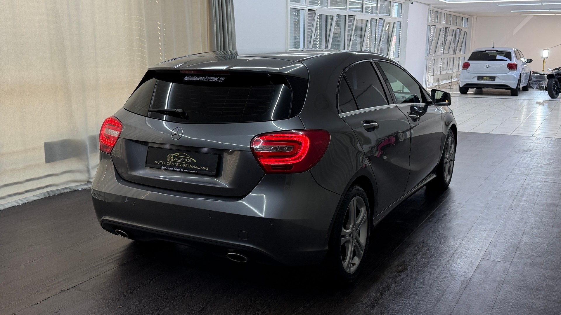 MERCEDES-BENZ A 200 Urban 7G-DCT-showroom-element-3