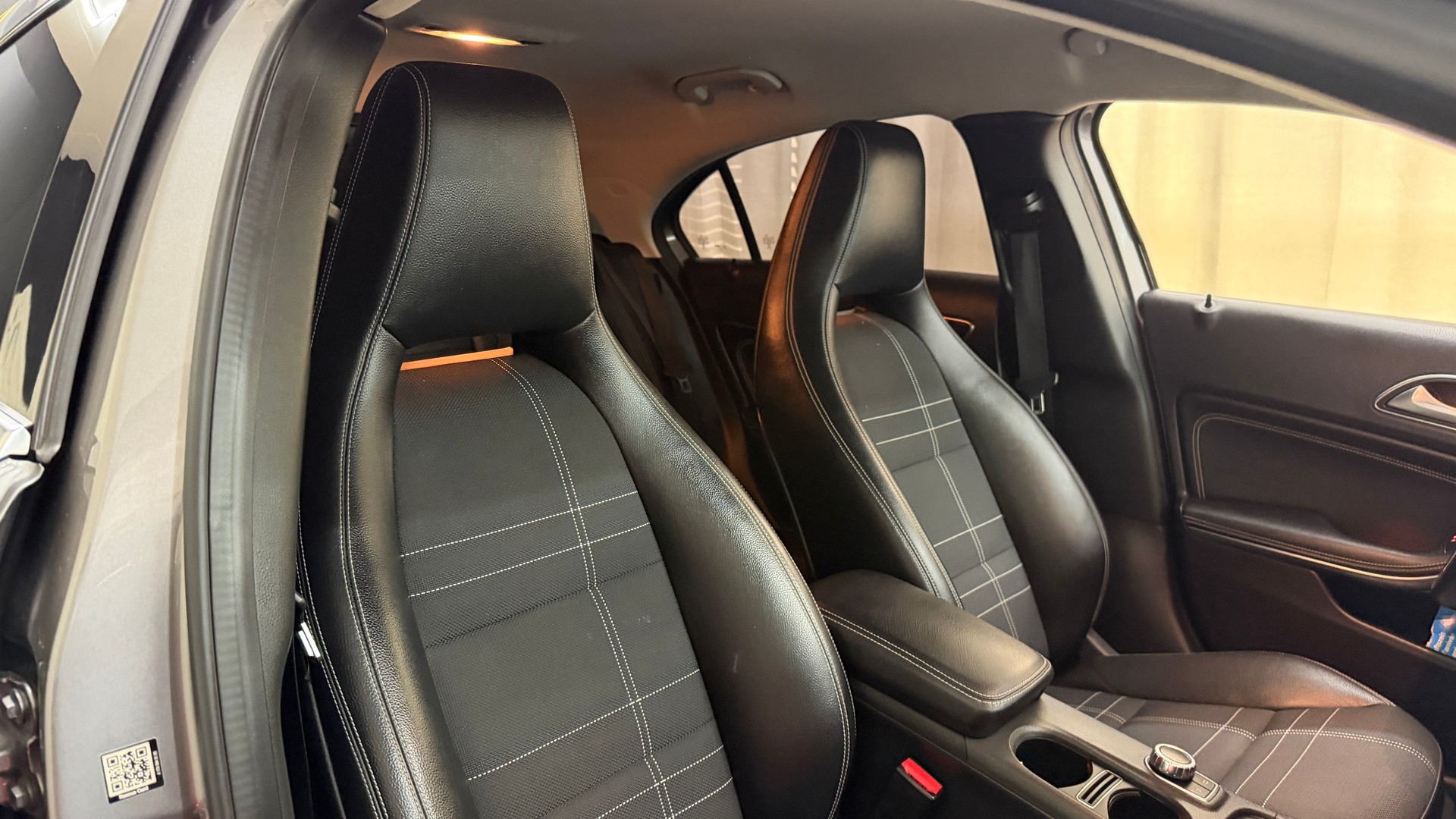 MERCEDES-BENZ A 200 Urban 7G-DCT-image-11