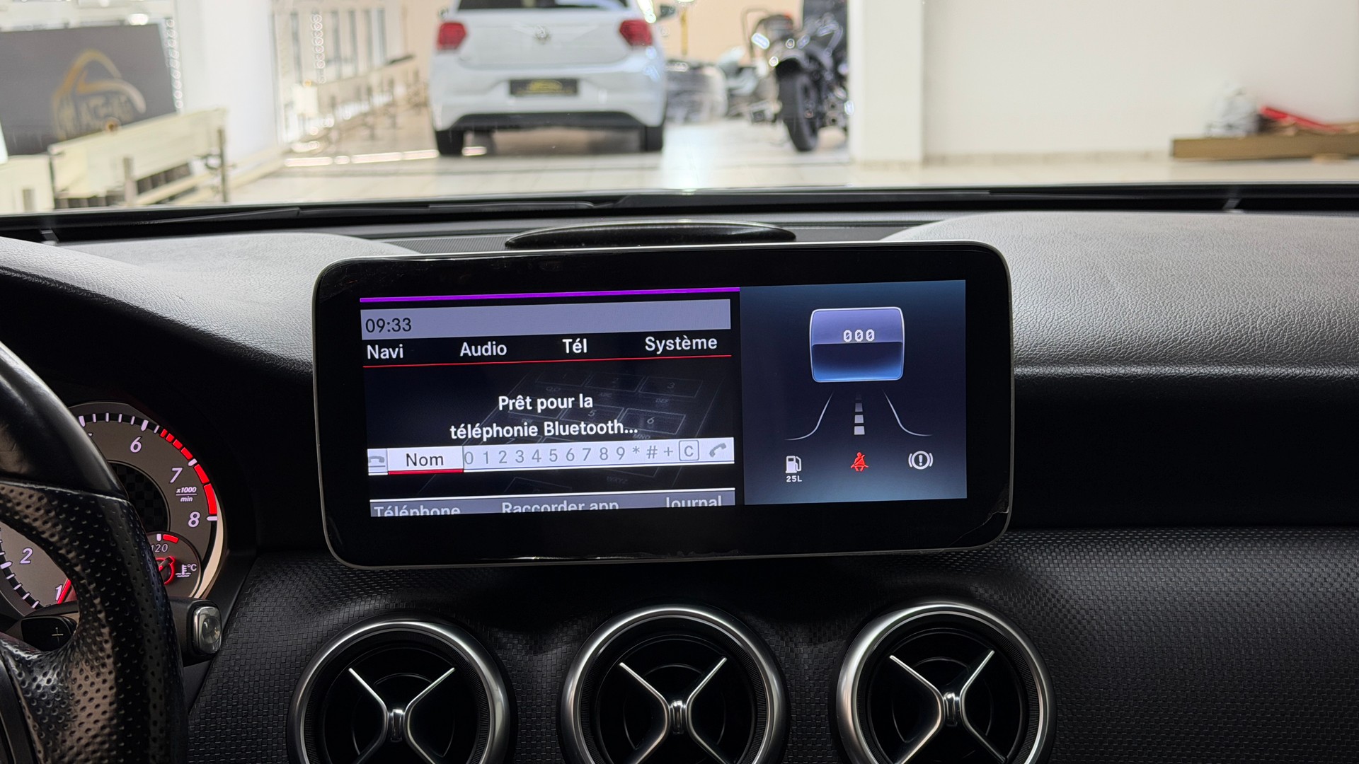 MERCEDES-BENZ A 200 Urban 7G-DCT-image-9
