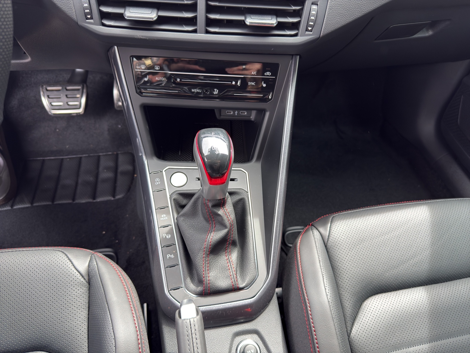 VW Polo 2.0 TSI GTI DSG-image-11