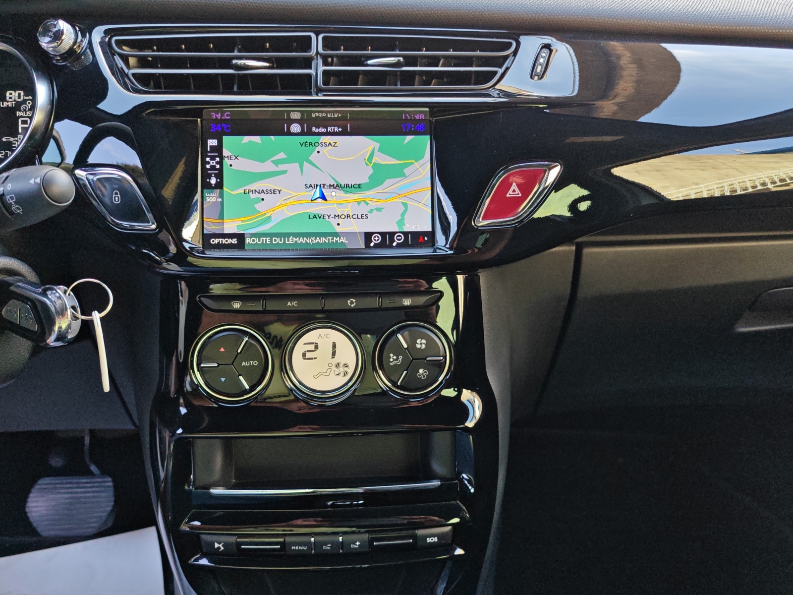 DS AUTOMOBILES DS 3 1.2 PureTech SO Chic EAT [Expertise du jour + Garantie 12 mois + Service & Immat. Offerts]-image-14