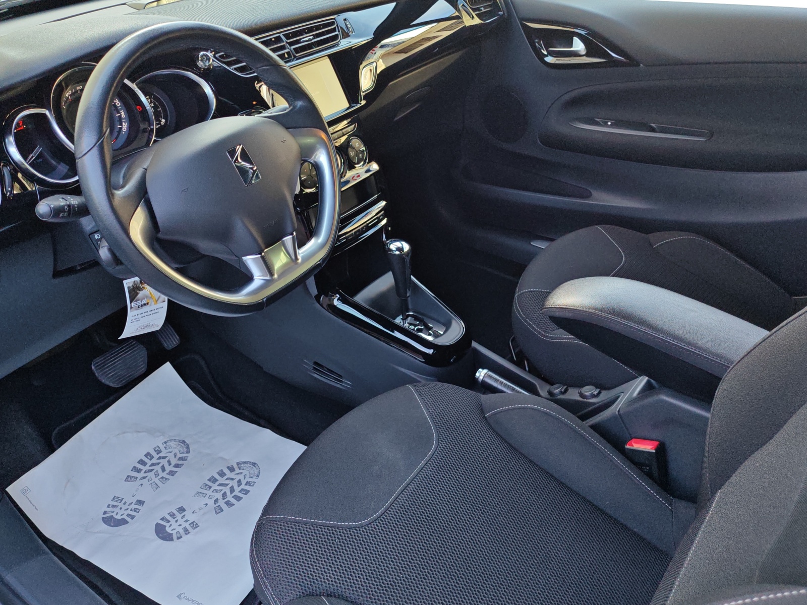 DS AUTOMOBILES DS 3 1.2 PureTech SO Chic EAT [Expertise du jour + Garantie 12 mois + Service & Immat. Offerts]-image-11
