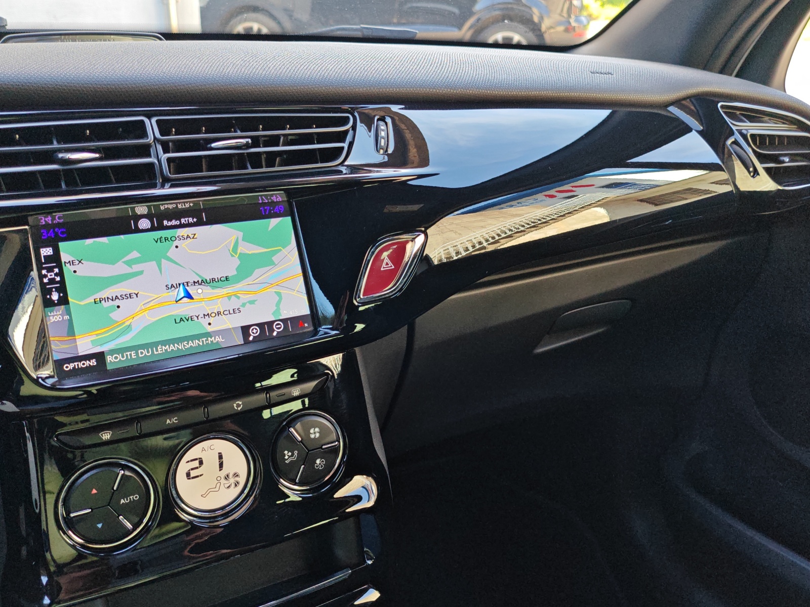 DS AUTOMOBILES DS 3 1.2 PureTech SO Chic EAT [Expertise du jour + Garantie 12 mois + Service & Immat. Offerts]-image-16