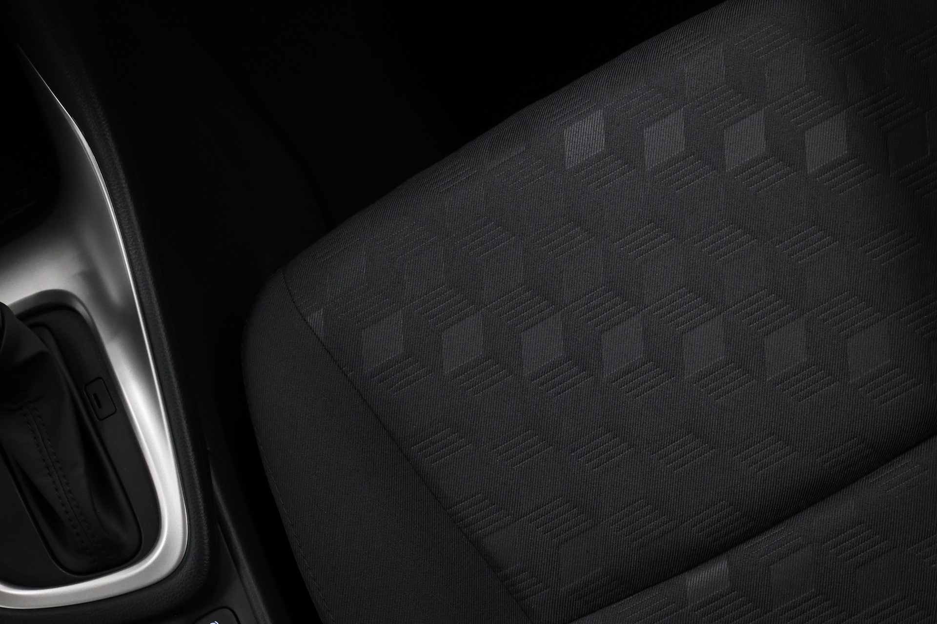 TOYOTA Yaris 1.5 Active Drive e-CVT-image-25