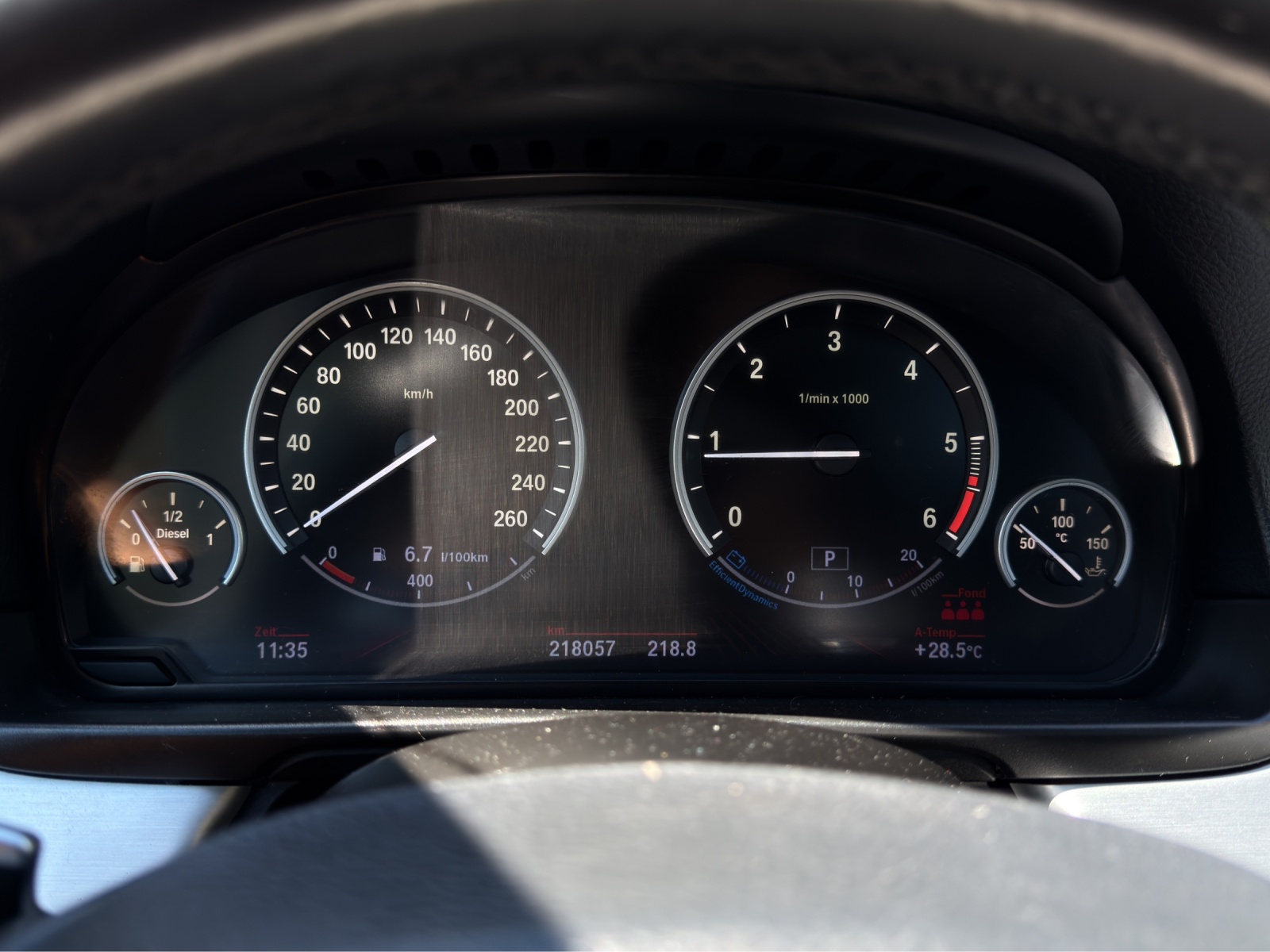 BMW 525d XDrive Touring-image-11