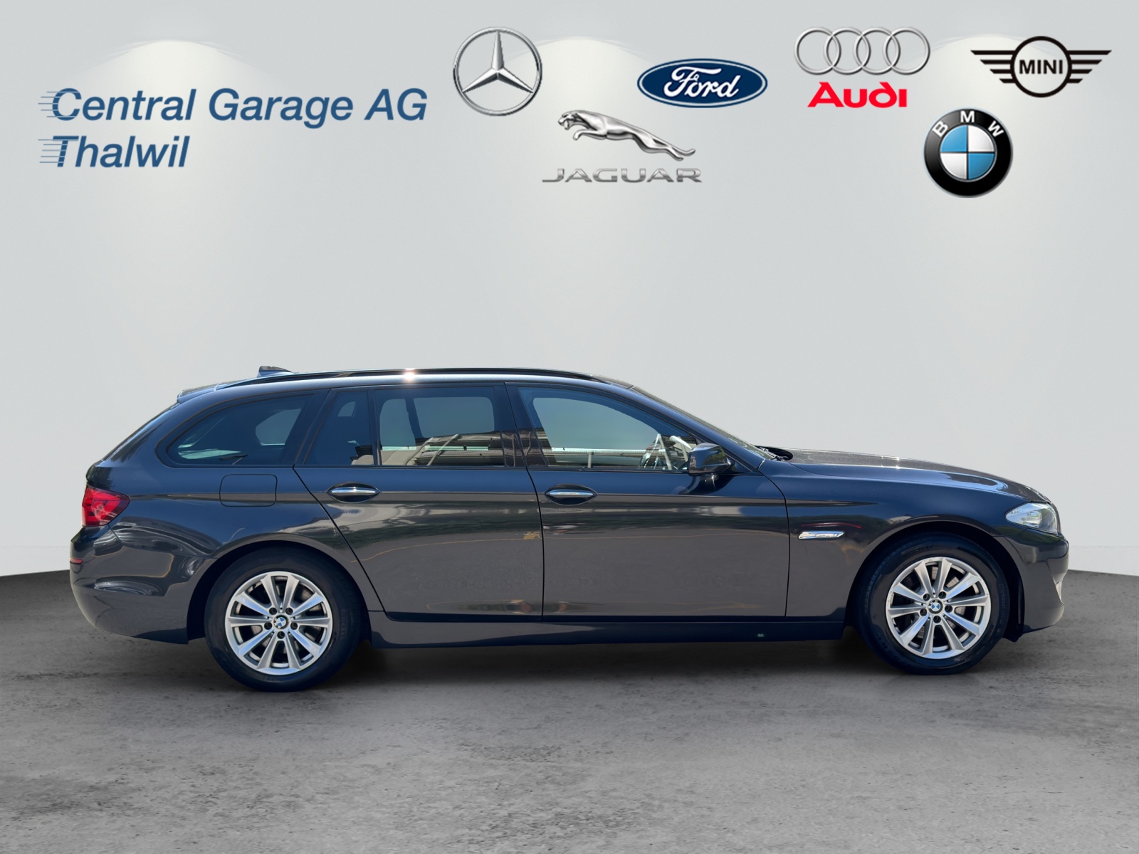 BMW 525d XDrive Touring-image-6