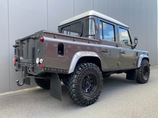 LAND ROVER Defender TD5 PickUp "Skyfall 007" (Pick-Up)-image-1