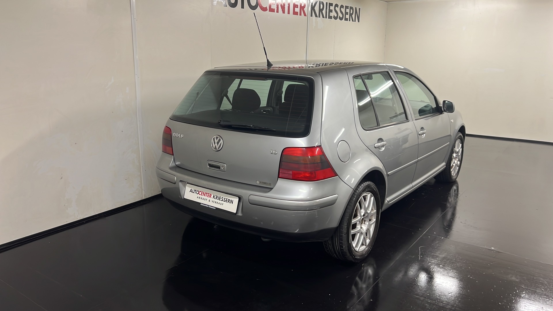 VW Golf 1.6 16V Pacific-image-5