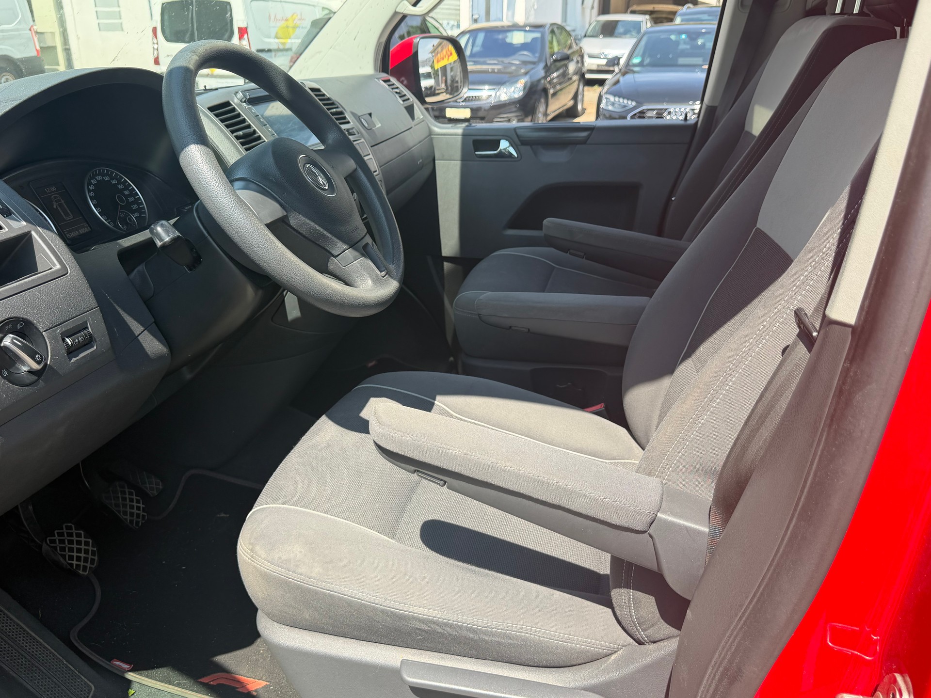 VW T5 Multivan 2.0 TDI CR Comfortline-image-12