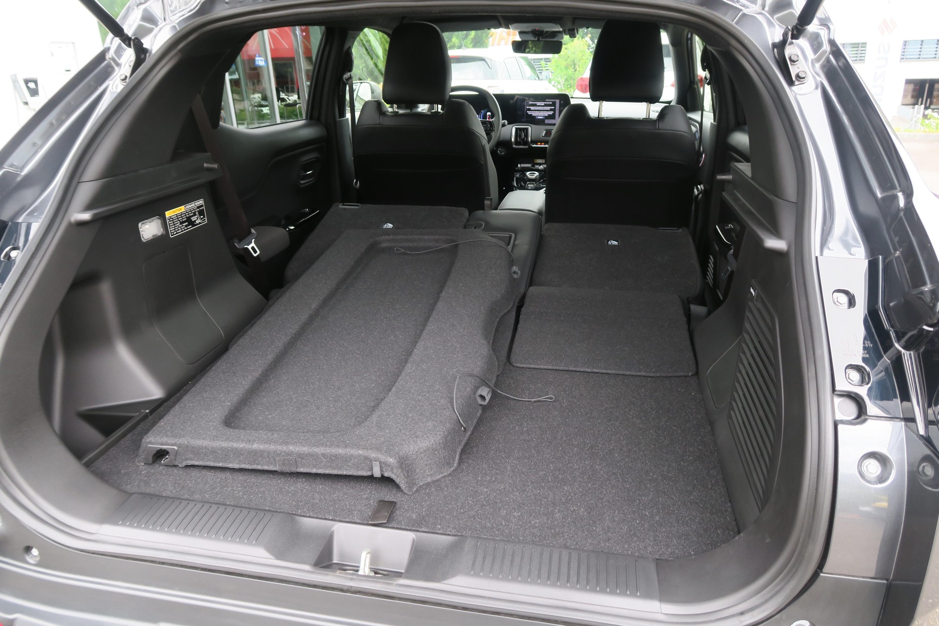 SUZUKI e Vitara Sakura Top 4x4-image-4