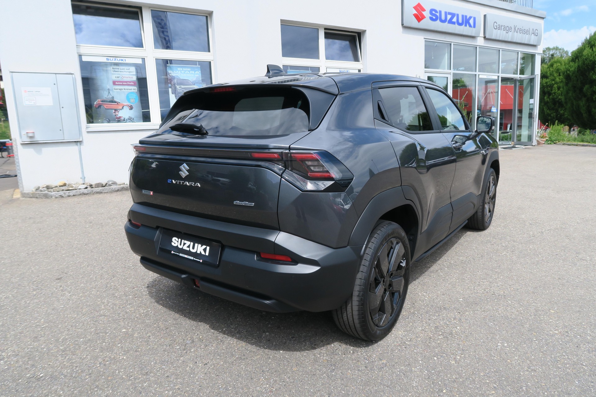 SUZUKI e Vitara Sakura Top 4x4-image-1