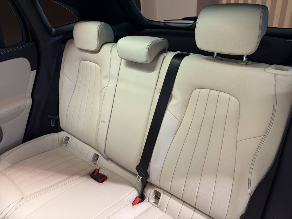 MERCEDES-BENZ GLA 250 4Matic Progressive 8G-DCT-image-8