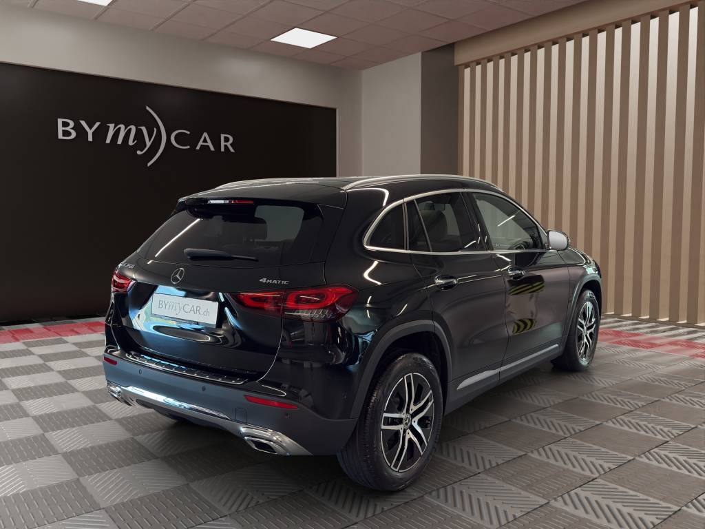 MERCEDES-BENZ GLA 250 4Matic Progressive 8G-DCT-image-2
