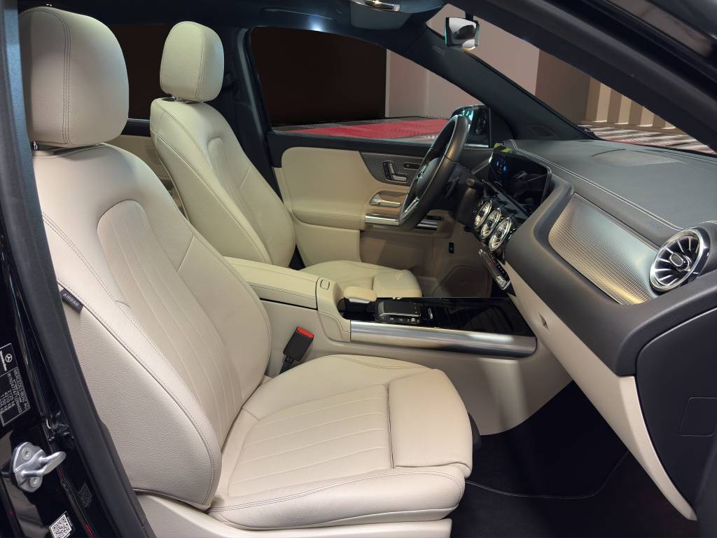 MERCEDES-BENZ GLA 250 4Matic Progressive 8G-DCT-image-6