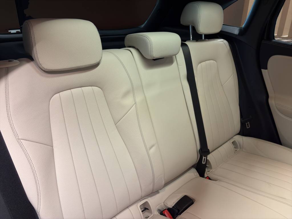 MERCEDES-BENZ GLA 250 4Matic Progressive 8G-DCT-image-7