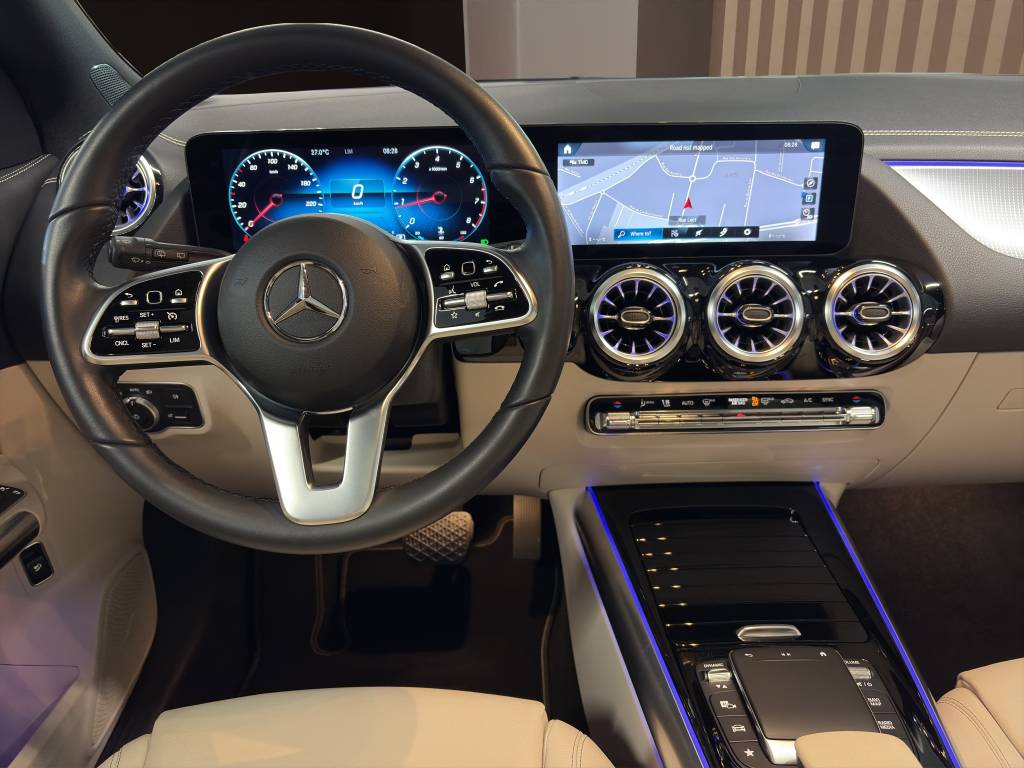 MERCEDES-BENZ GLA 250 4Matic Progressive 8G-DCT-image-4