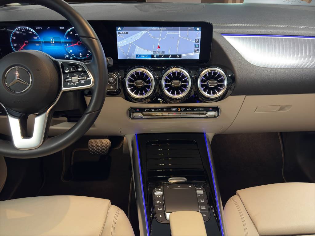 MERCEDES-BENZ GLA 250 4Matic Progressive 8G-DCT-image-14