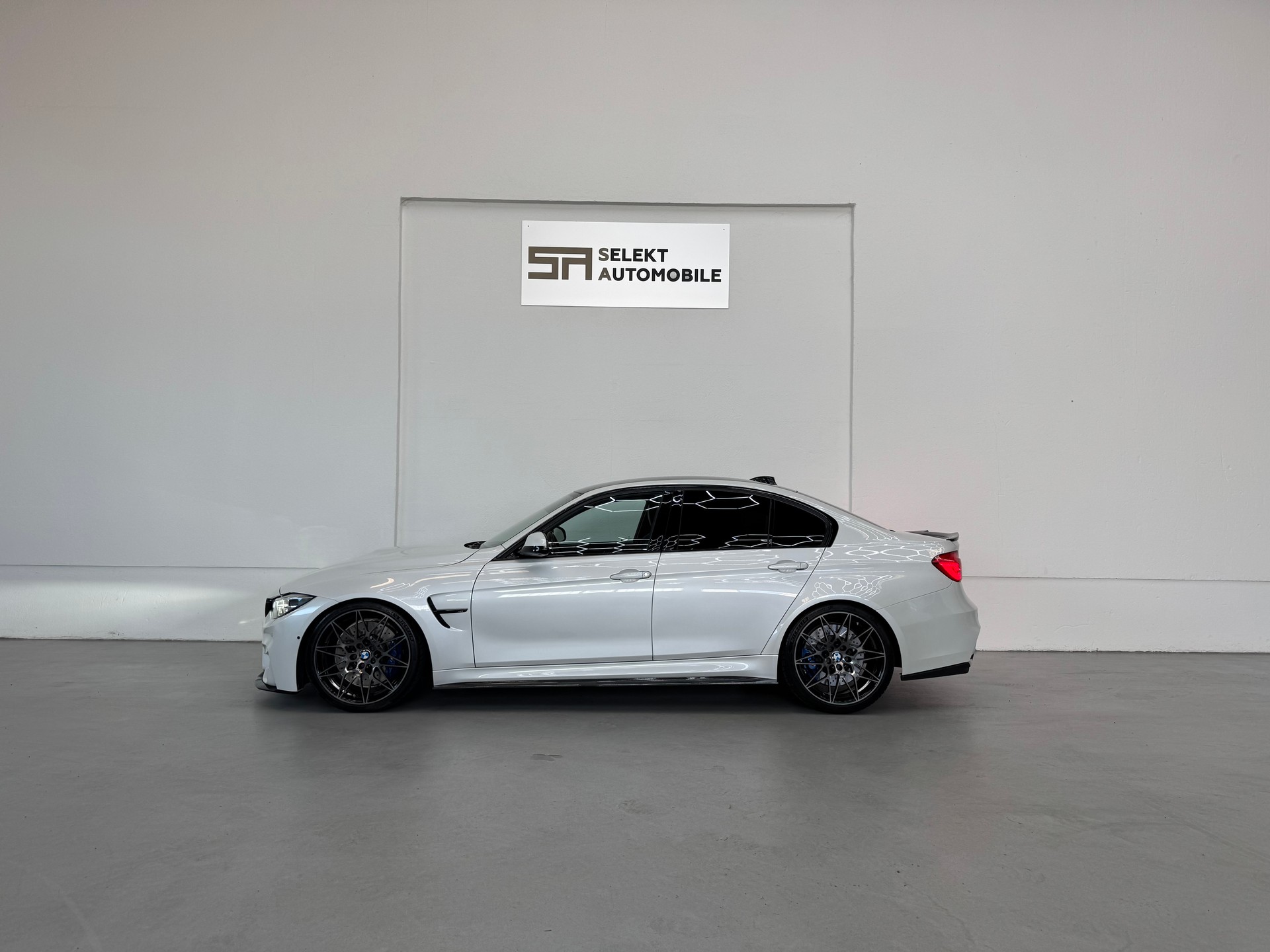 BMW M3 Competition Drivelogic | Carbon Parts | KW | M Performance Abgasanlage-image-3
