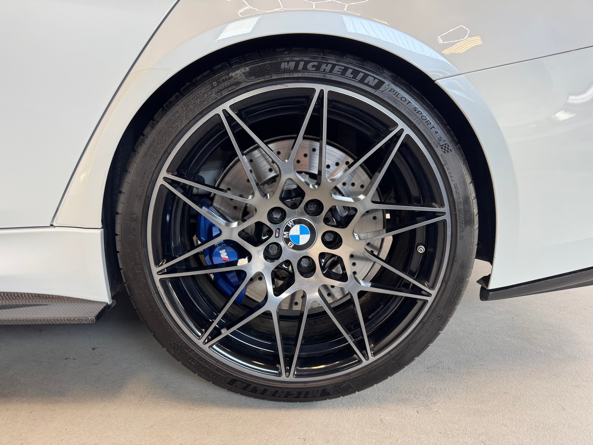 BMW M3 Competition Drivelogic | Carbon Parts | KW | M Performance Abgasanlage-image-8