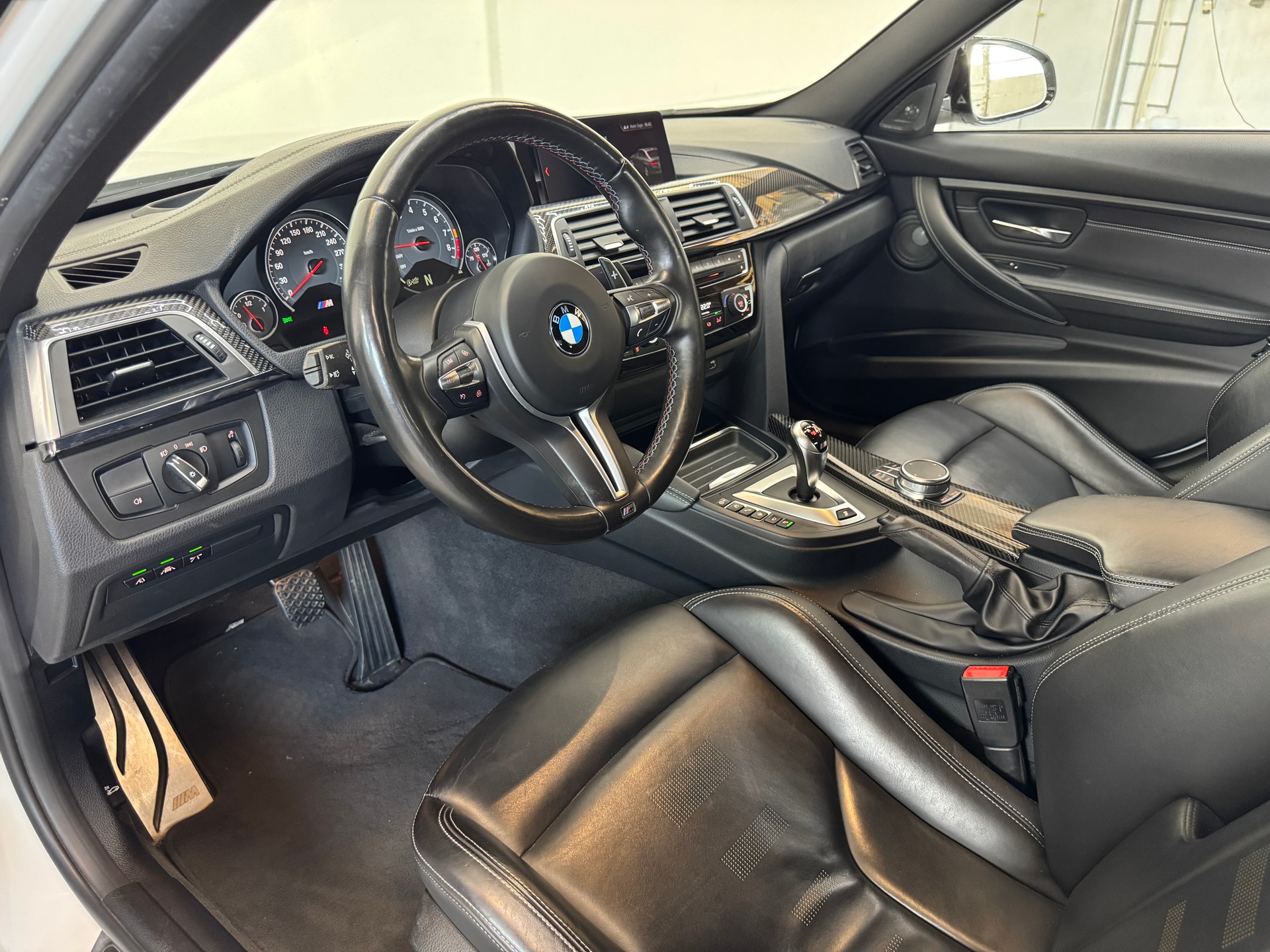 BMW M3 Competition Drivelogic | Carbon Parts | KW | M Performance Abgasanlage-image-13