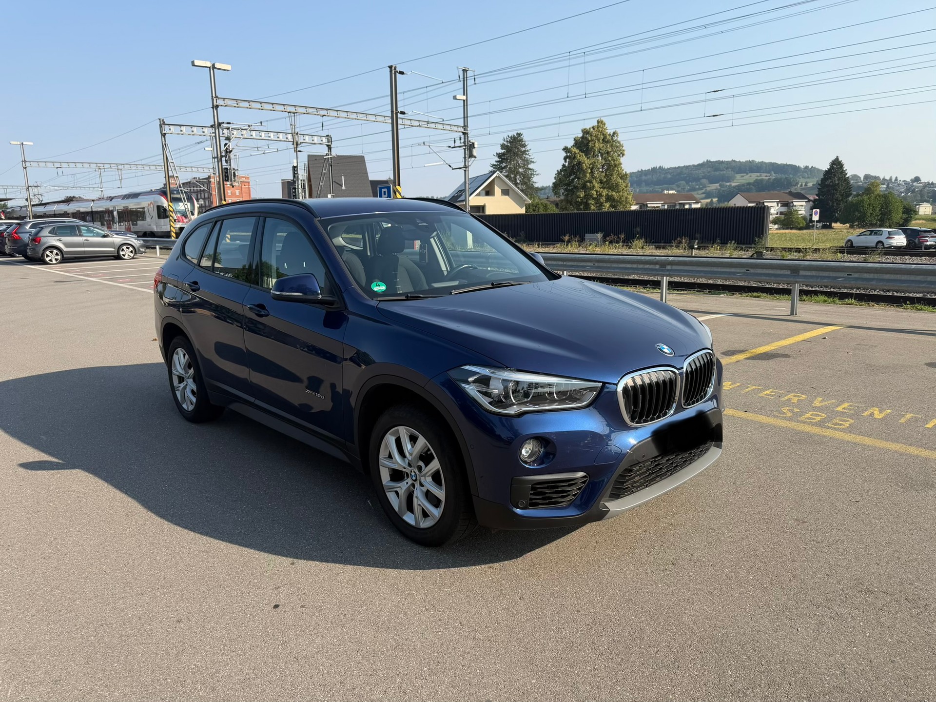 BMW 18d xDrive-image-0