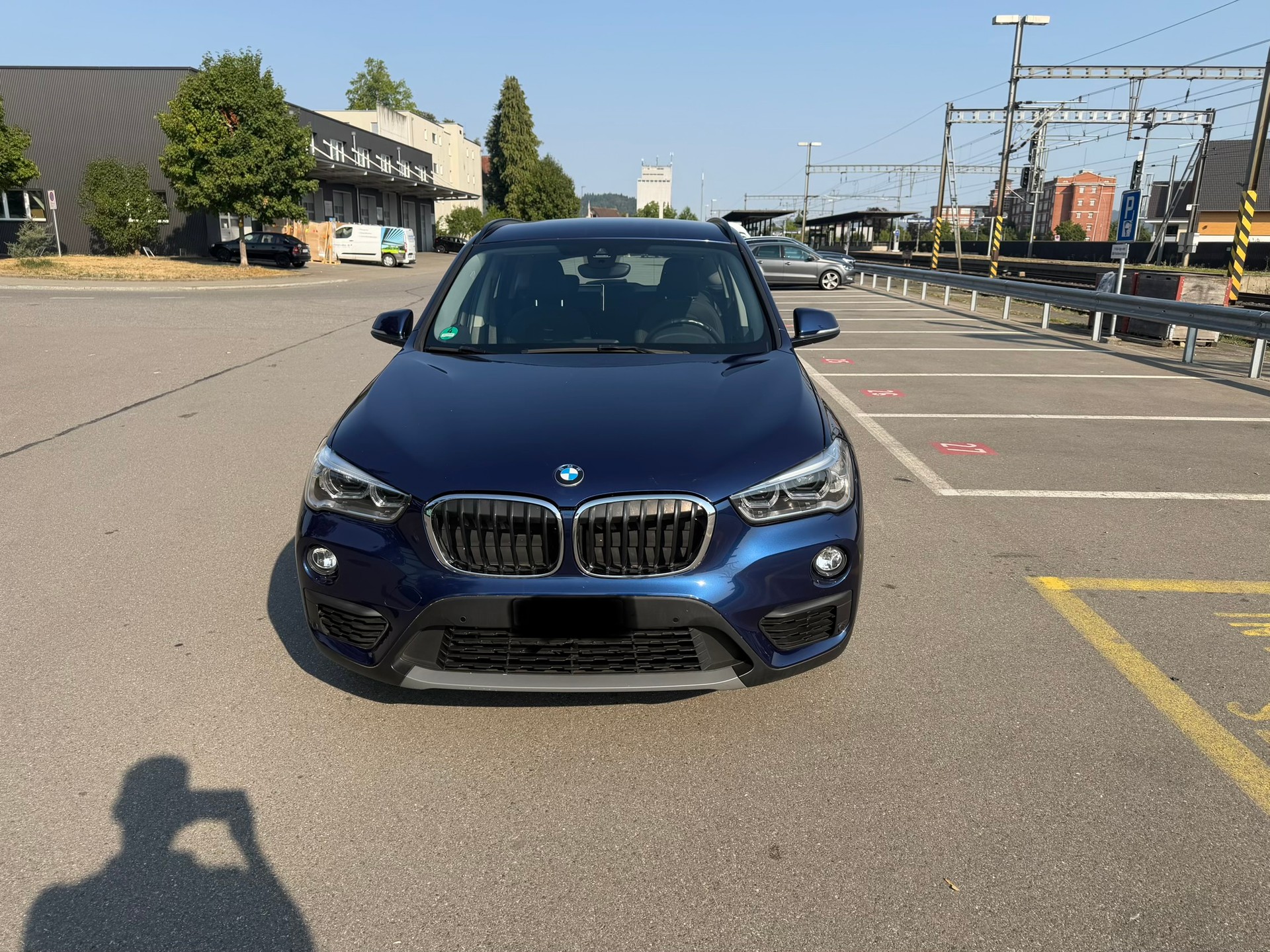 BMW 18d xDrive-image-4