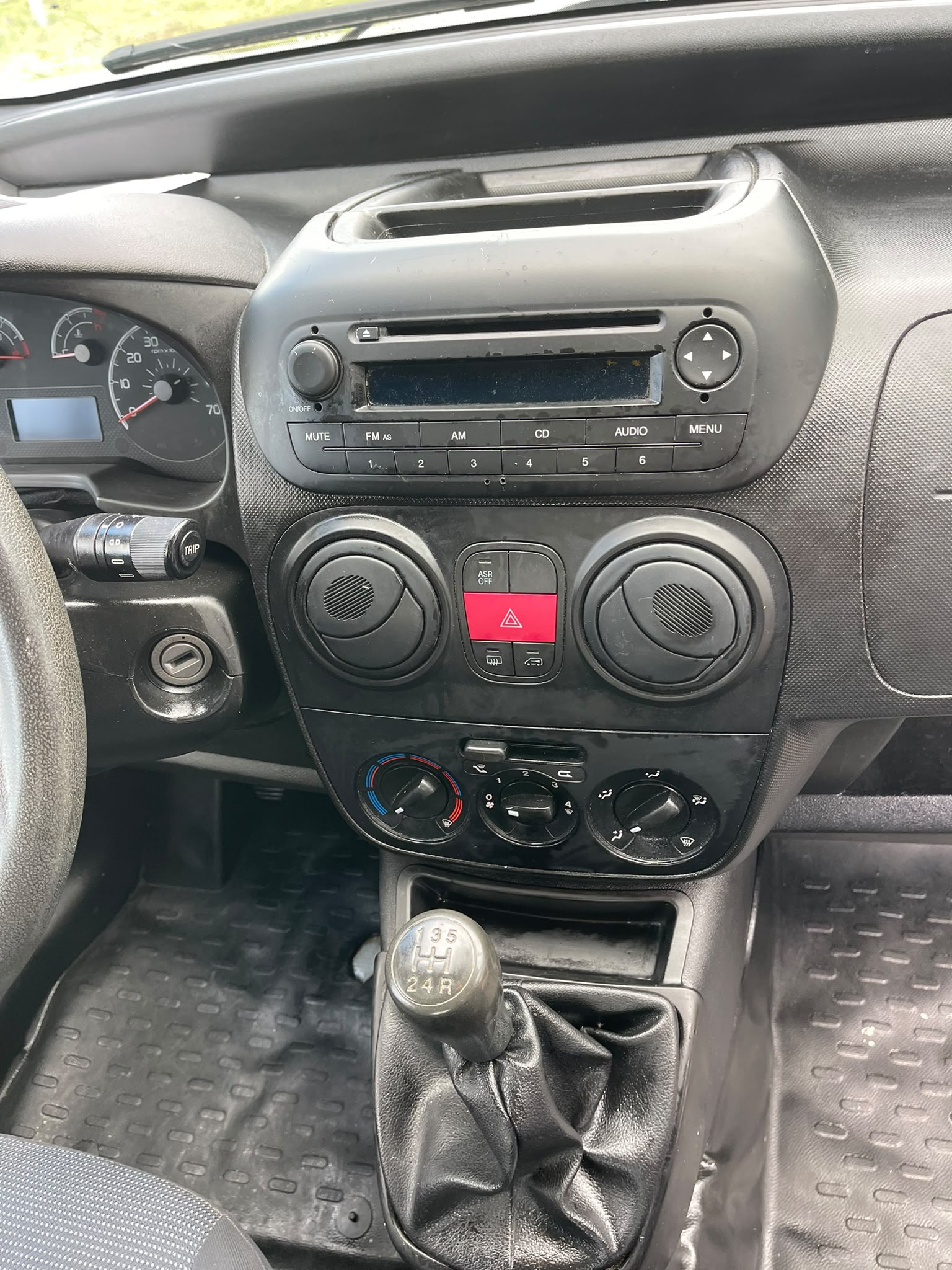 PEUGEOT Bipper 1.4i-image-7