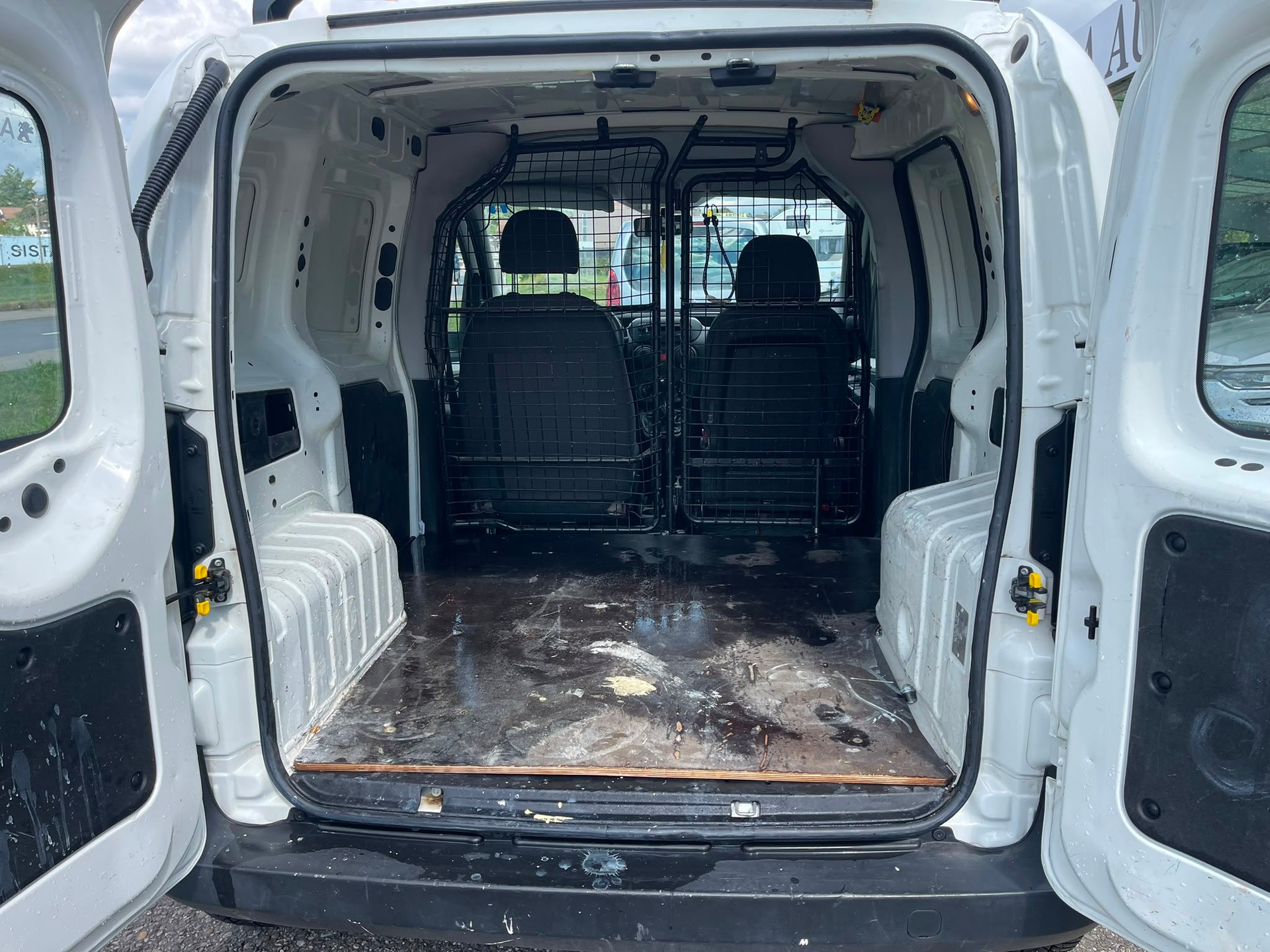PEUGEOT Bipper 1.4i-image-9