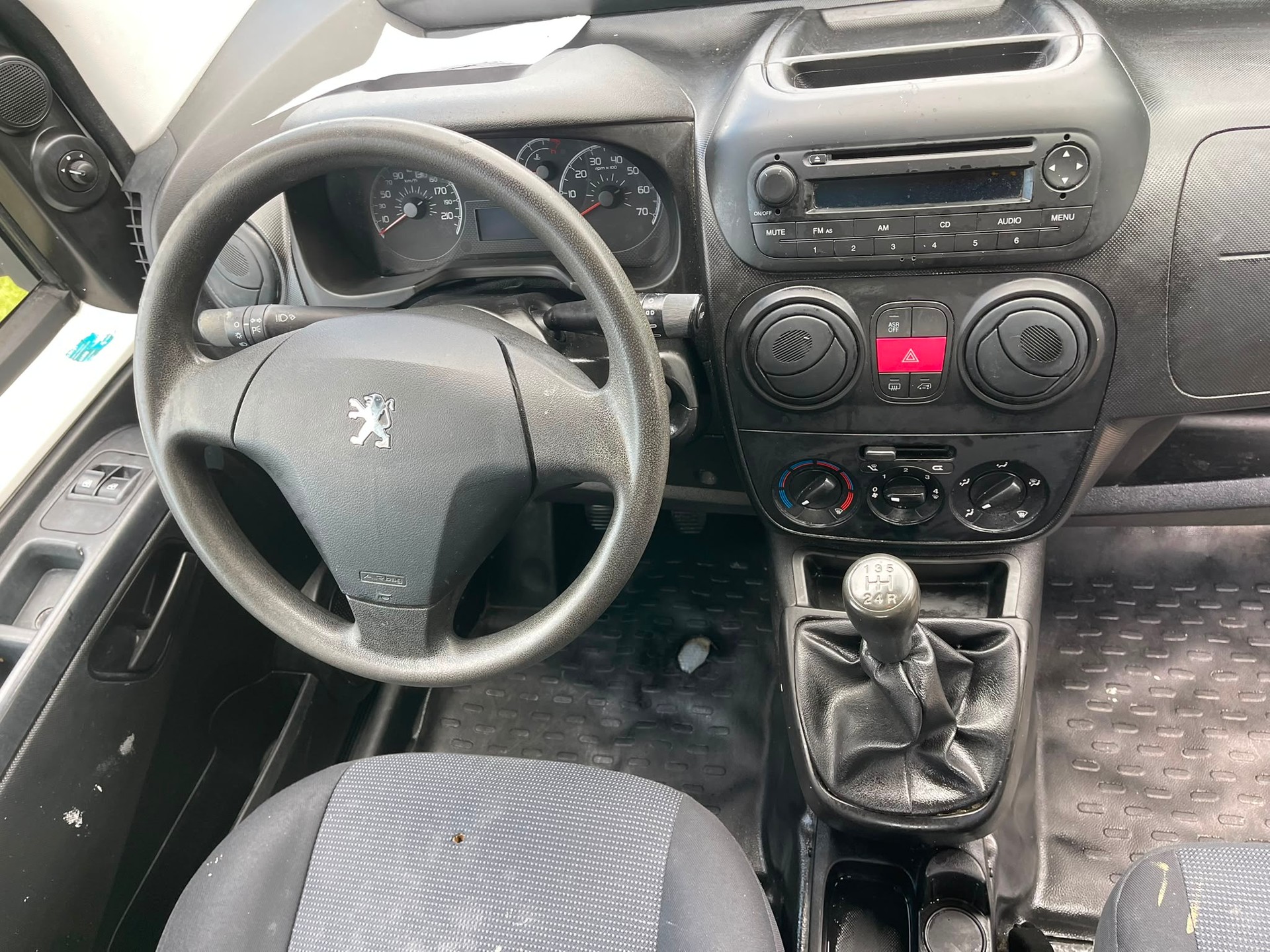 PEUGEOT Bipper 1.4i-image-6