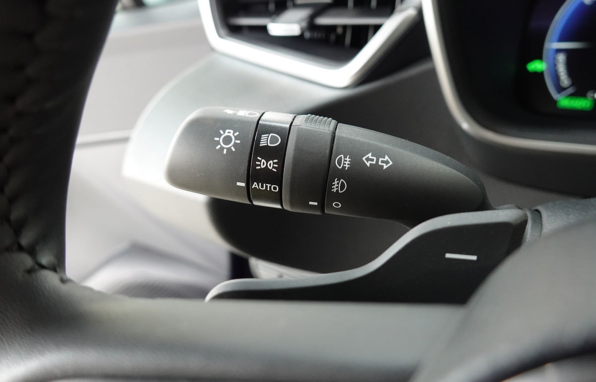 TOYOTA Corolla 2.0 HSD Premiumt e- CVT, Vollleder, Panorama, MJ 2026-image-13