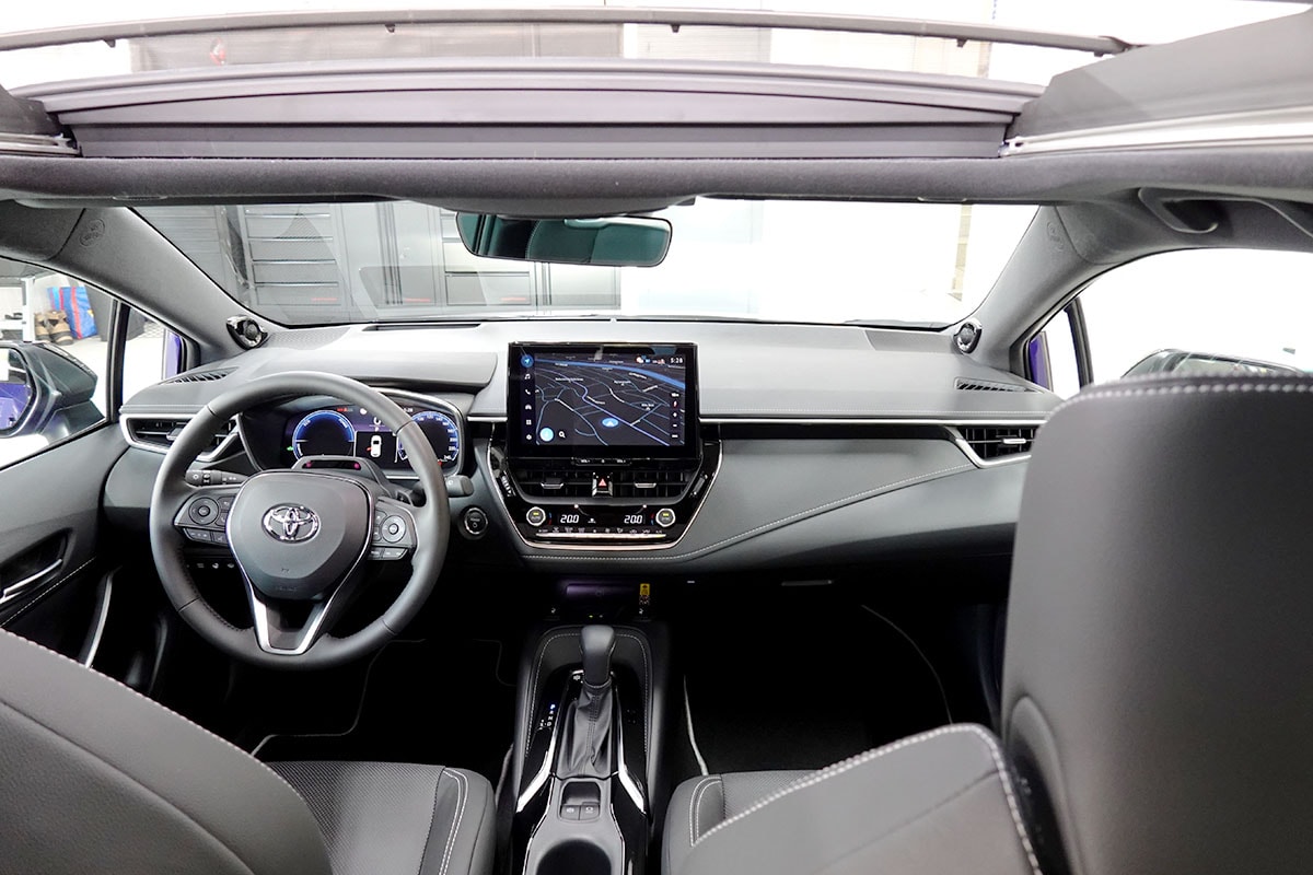 TOYOTA Corolla 2.0 HSD Premiumt e- CVT, Vollleder, Panorama, MJ 2026-image-8