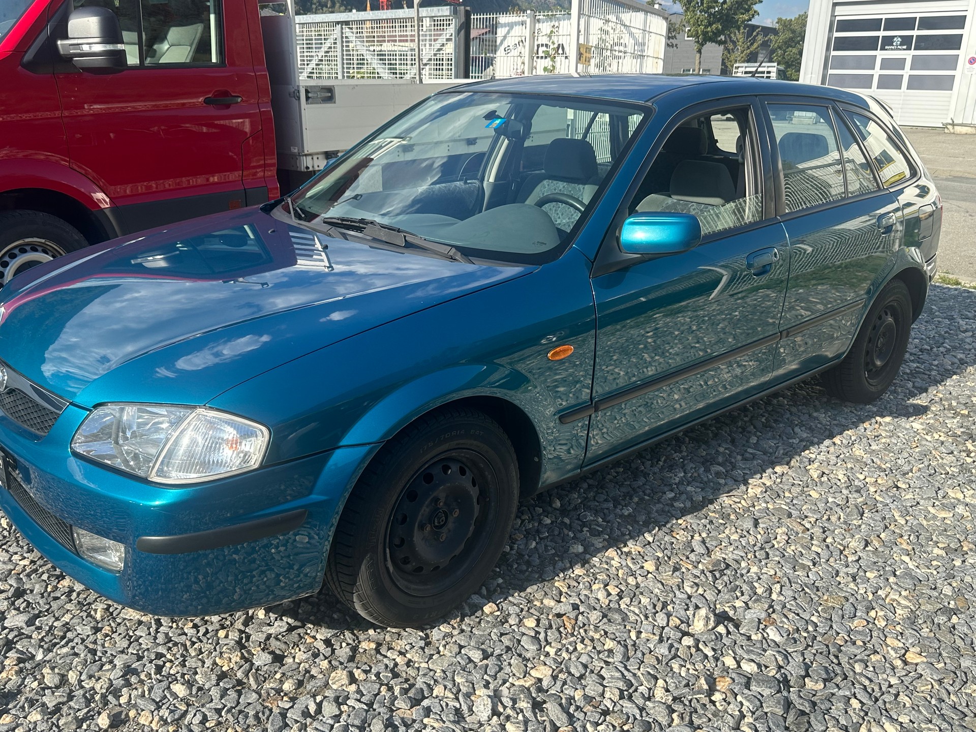 MAZDA 323 F 1.8i-16V-image-12