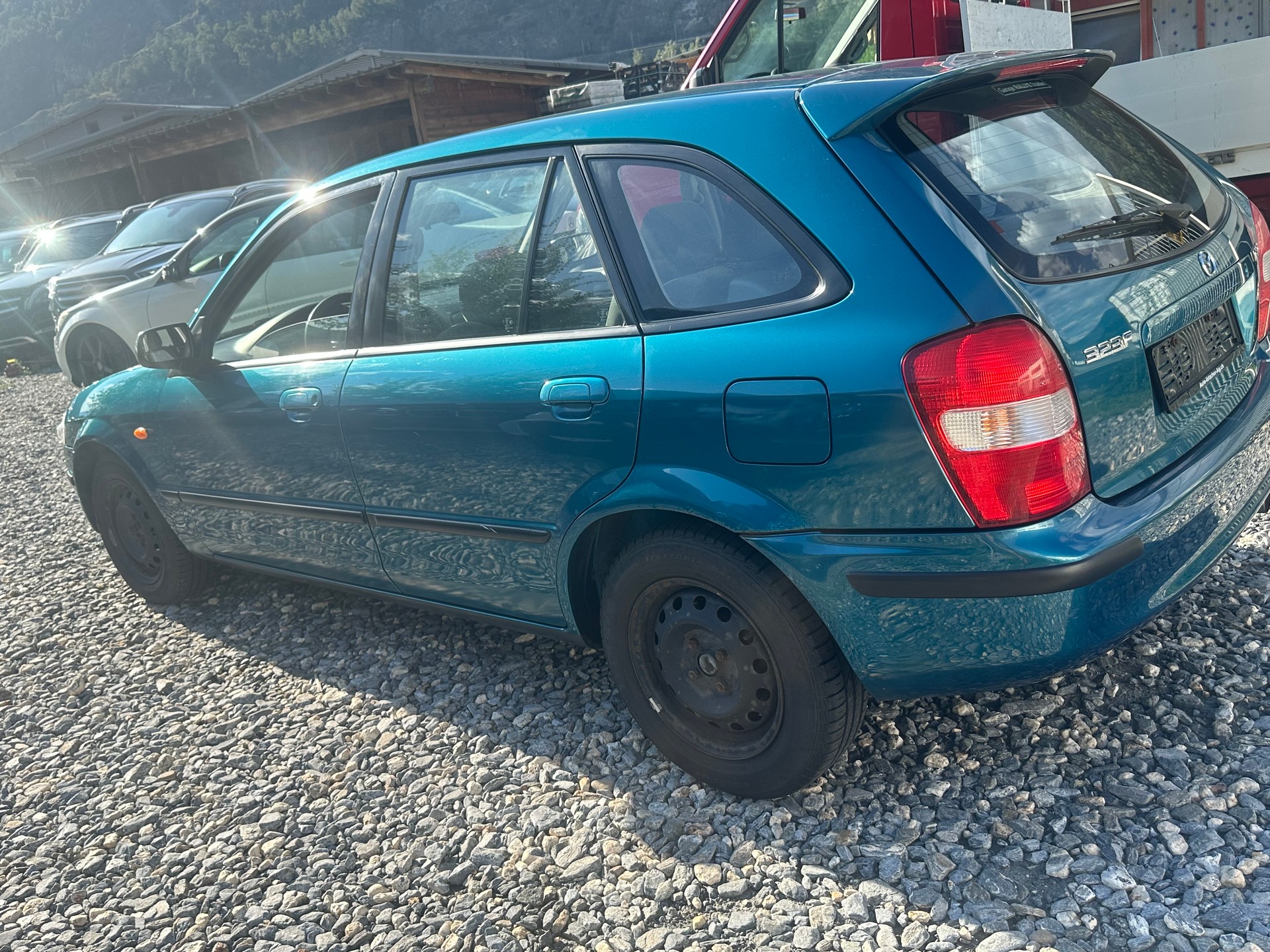 MAZDA 323 F 1.8i-16V-image-6