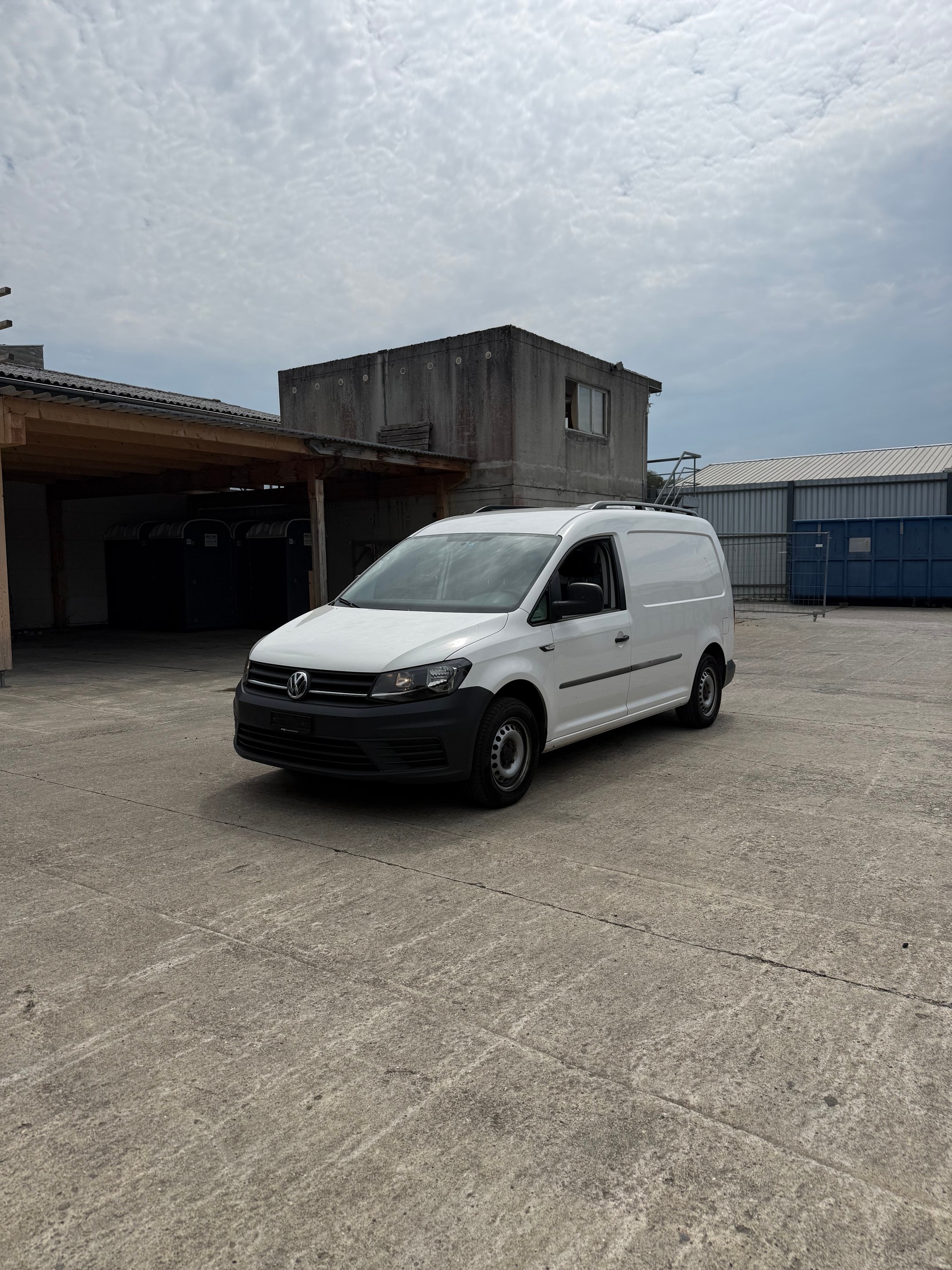 VW Caddy Maxi 2.0TDI BlueMotion Technology-image-0