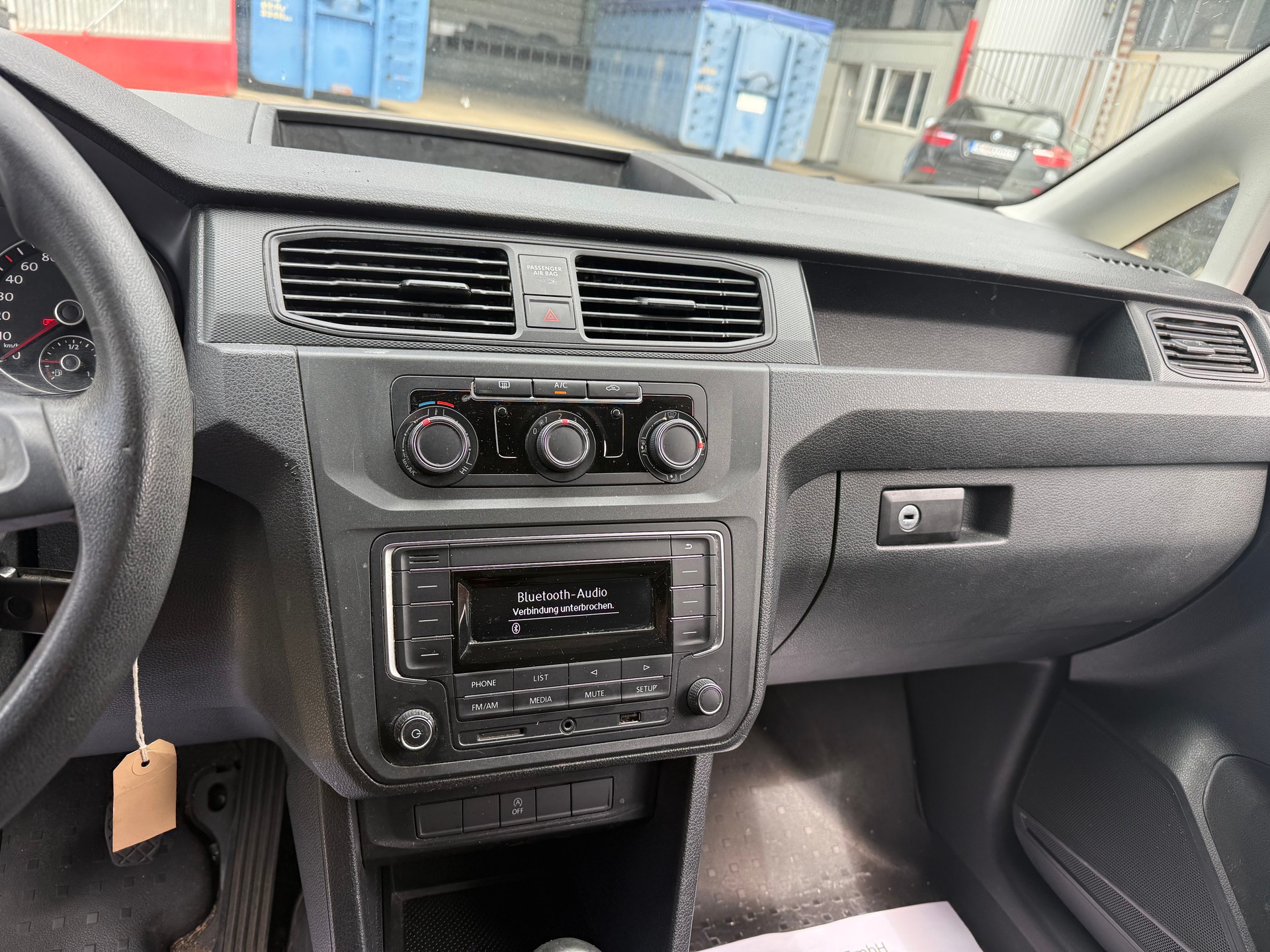 VW Caddy Maxi 2.0TDI BlueMotion Technology-image-10