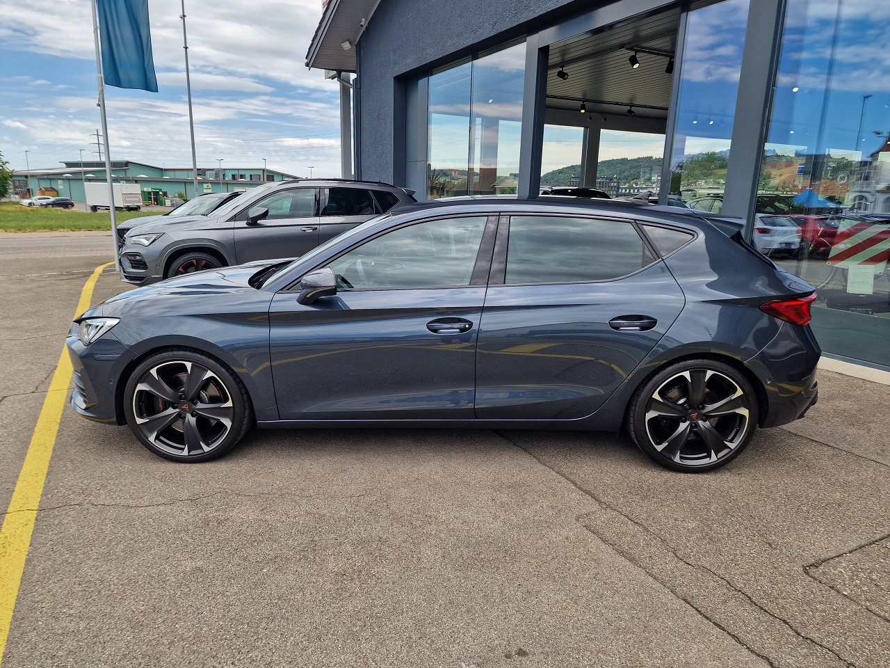 CUPRA LEON VZ 2.0 TSI DSG-image-2
