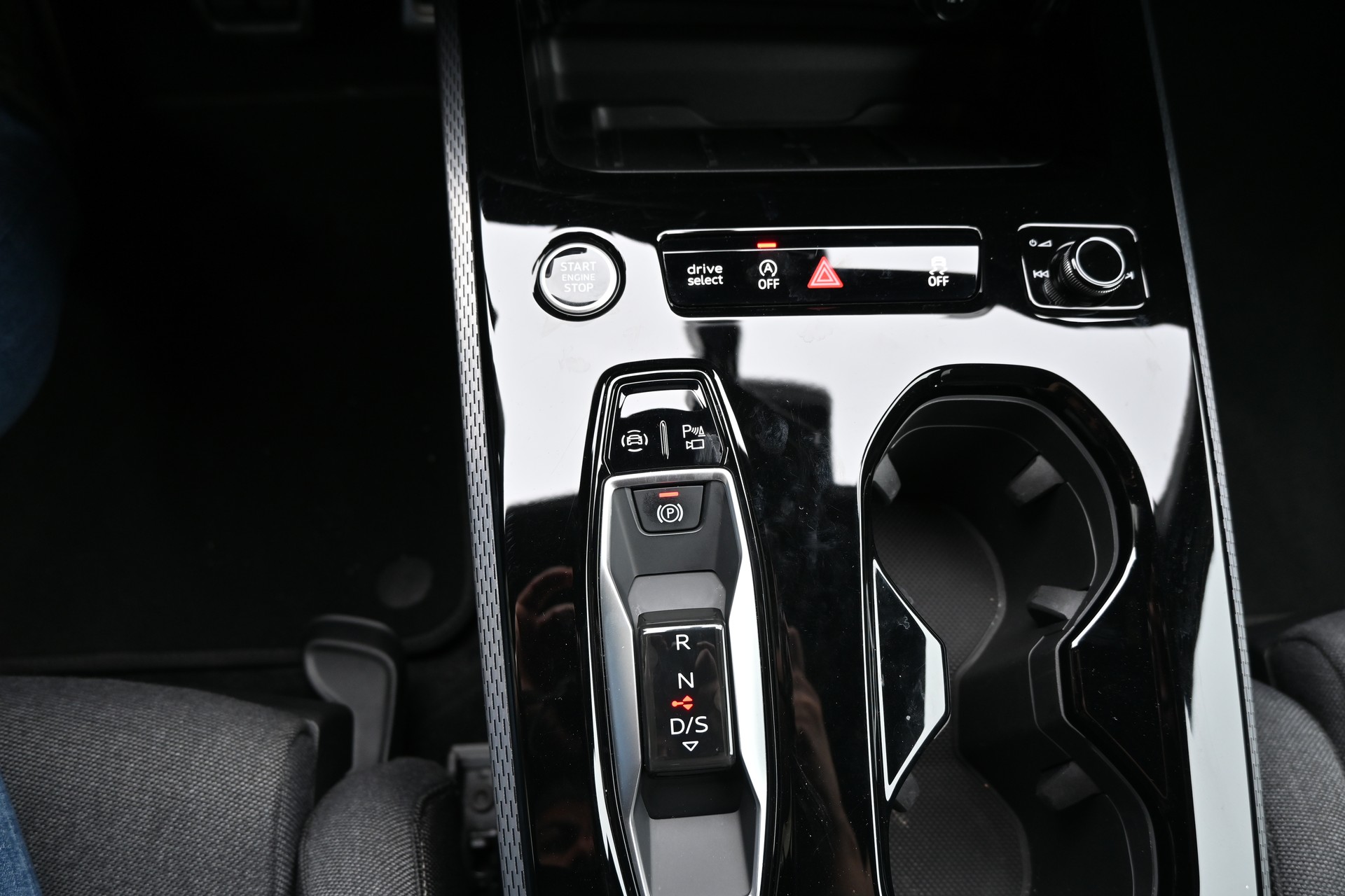 AUDI A5 Avant 40 TFSI S Line Plus S tronic 204PS + Werksgarantie 07.2027-image-17