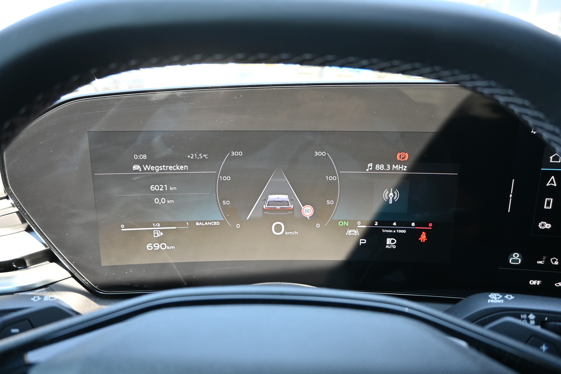 AUDI A5 Avant 40 TFSI S Line Plus S tronic 204PS + Werksgarantie 07.2027-image-16