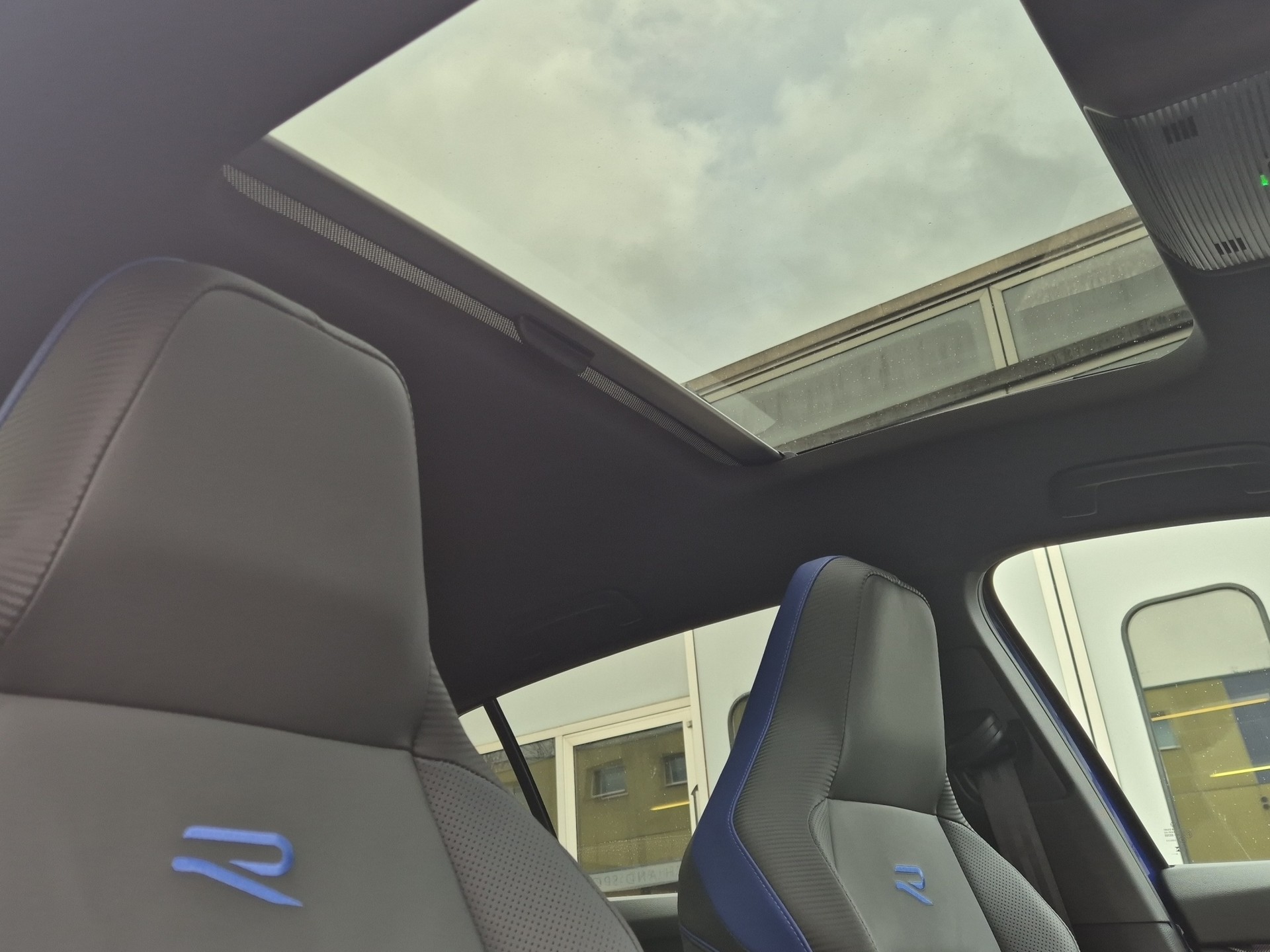 VW Golf 2.0 TSI R DSG 4 Motion-image-22