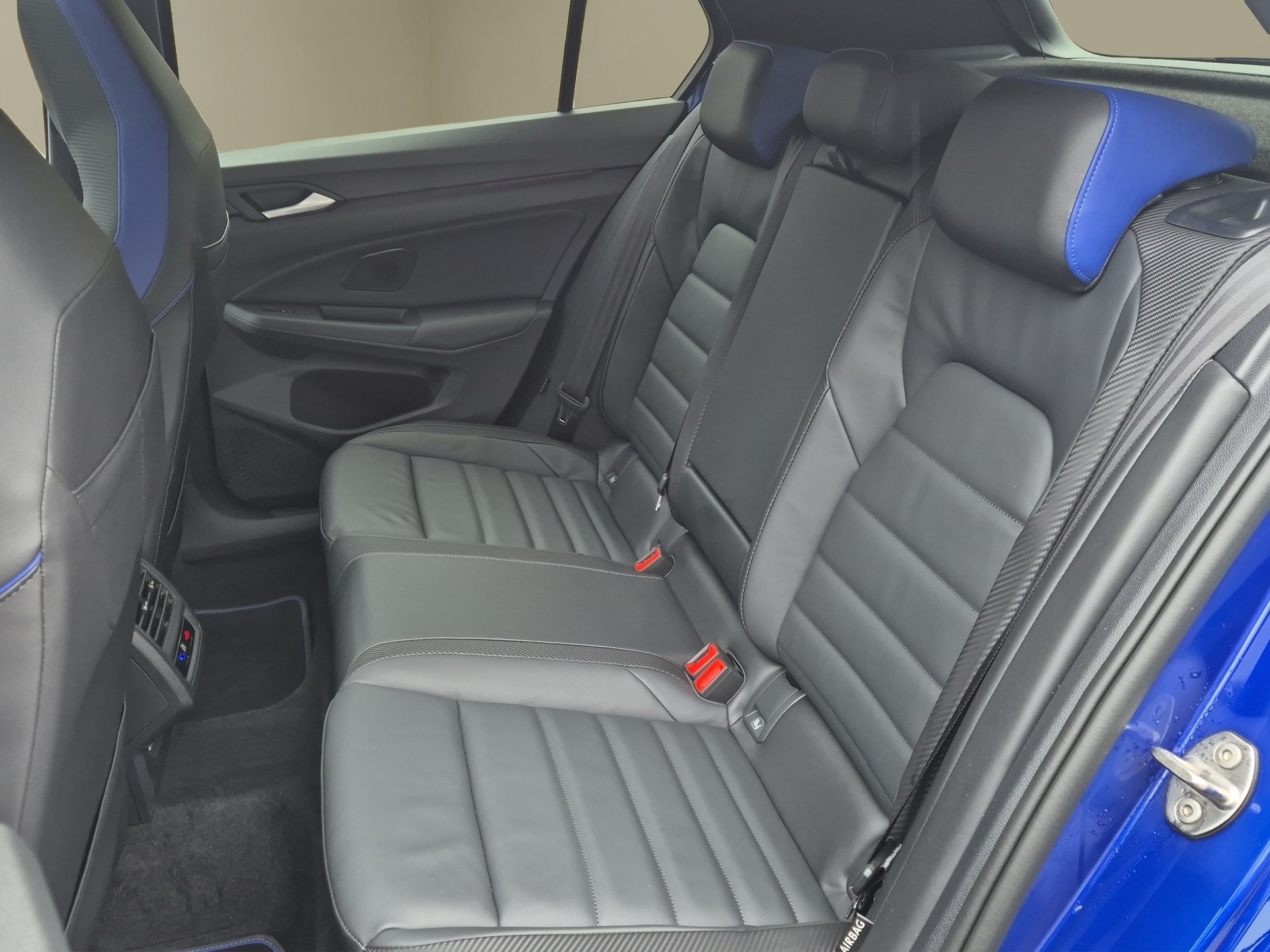 VW Golf 2.0 TSI R DSG 4 Motion-image-16