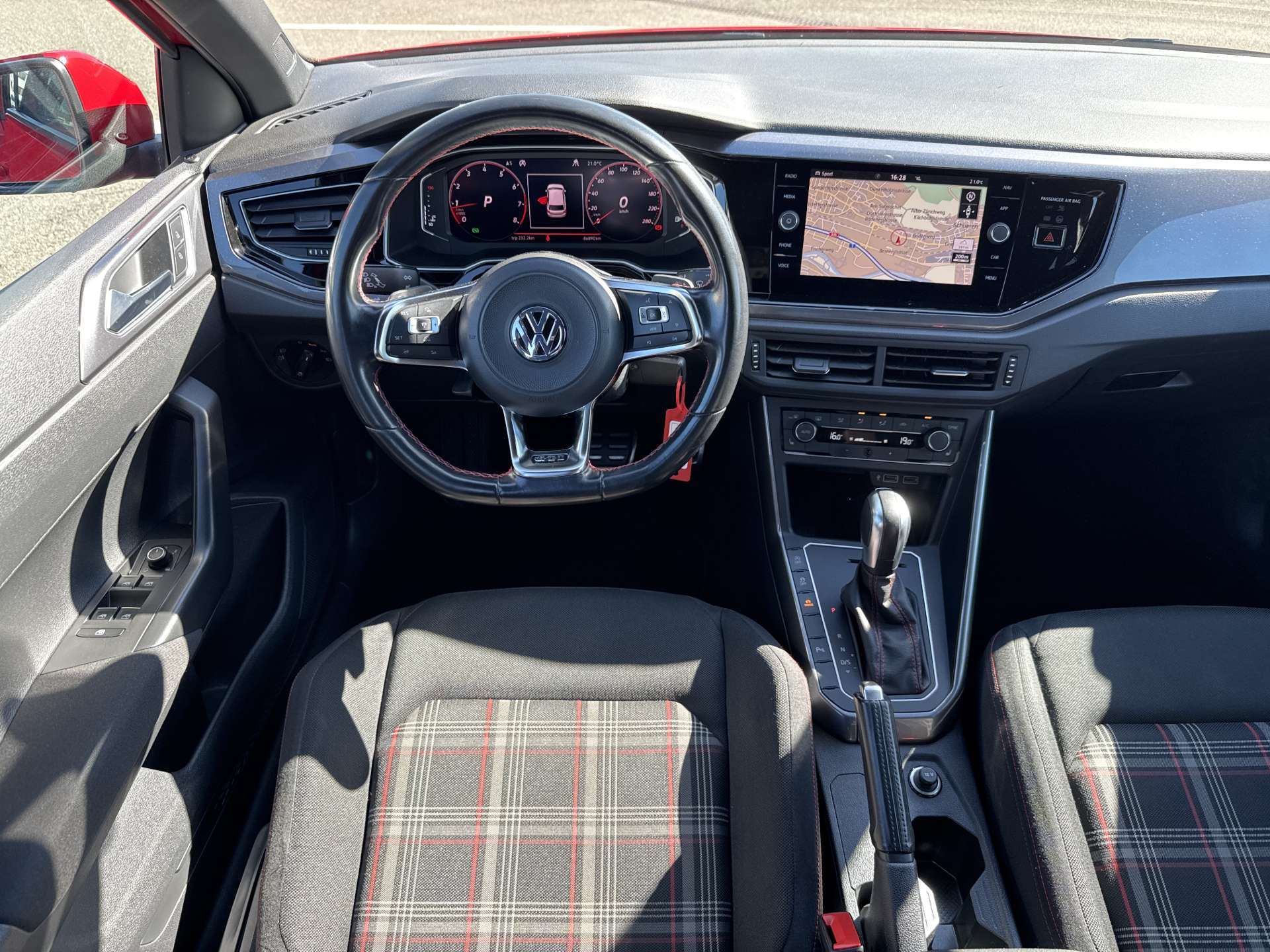 VW Polo 2.0 TSi GTi 200PS DSG-Automat-image-4