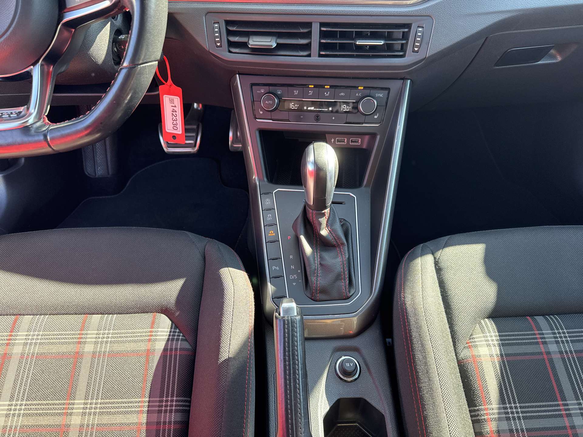 VW Polo 2.0 TSi GTi 200PS DSG-Automat-image-11
