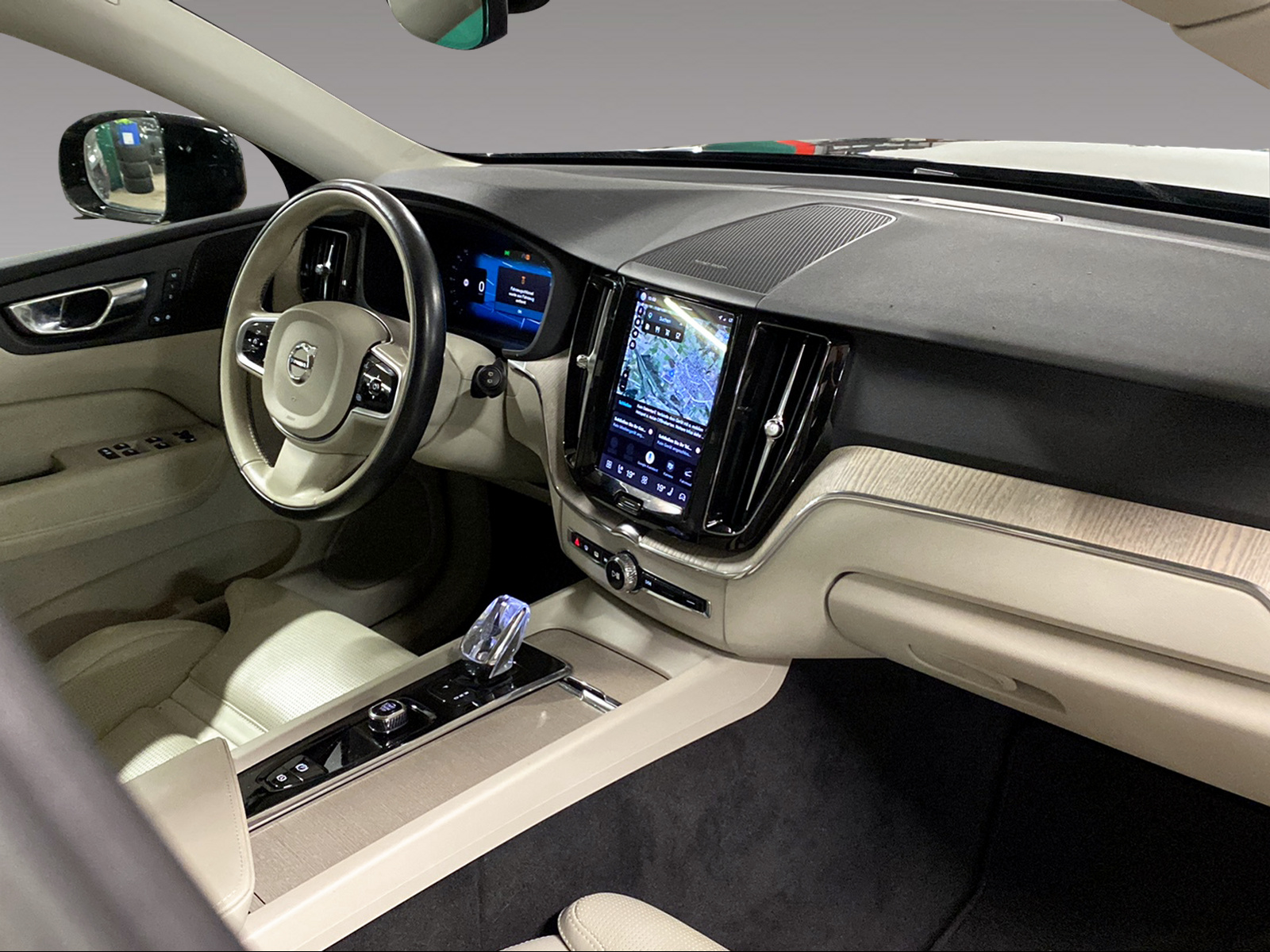 VOLVO XC60 2.0 B5 MH Plus Dark AWD-image-6