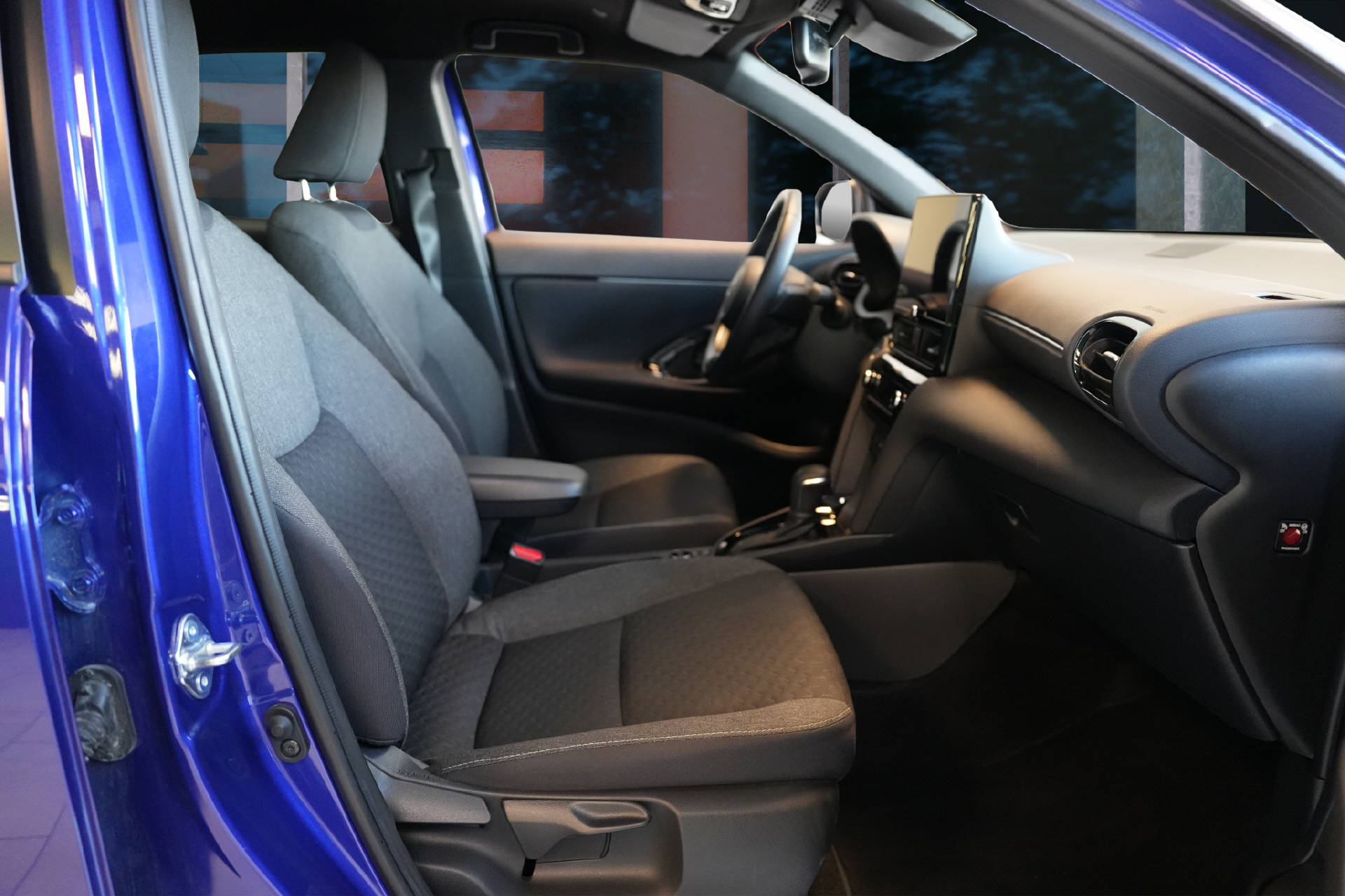 TOYOTA Yaris Cross 1.5 VVT-i HSD Trend AWD-i-image-6