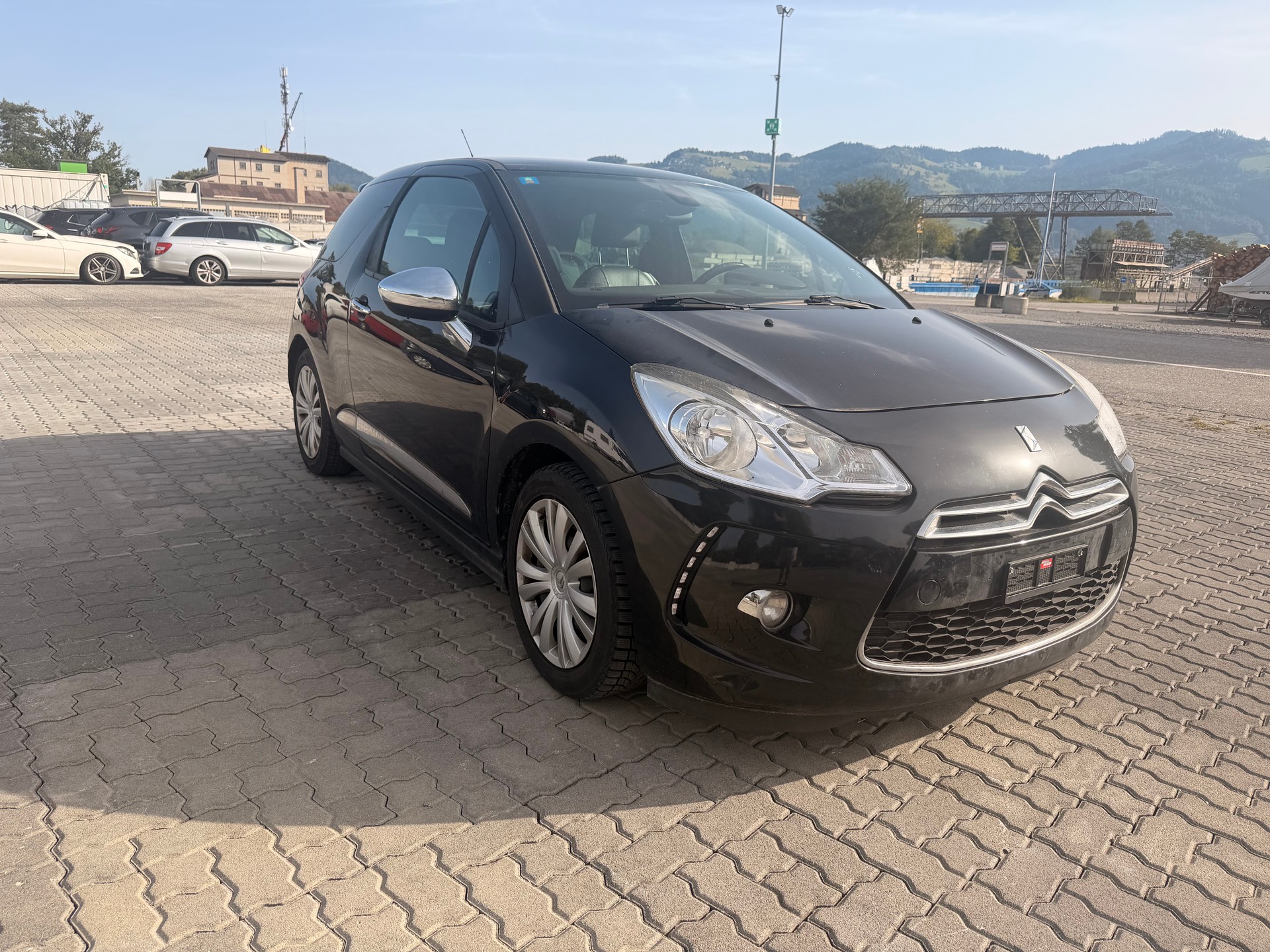 DS AUTOMOBILES DS3 1.6 THP Black & Silver-image-1