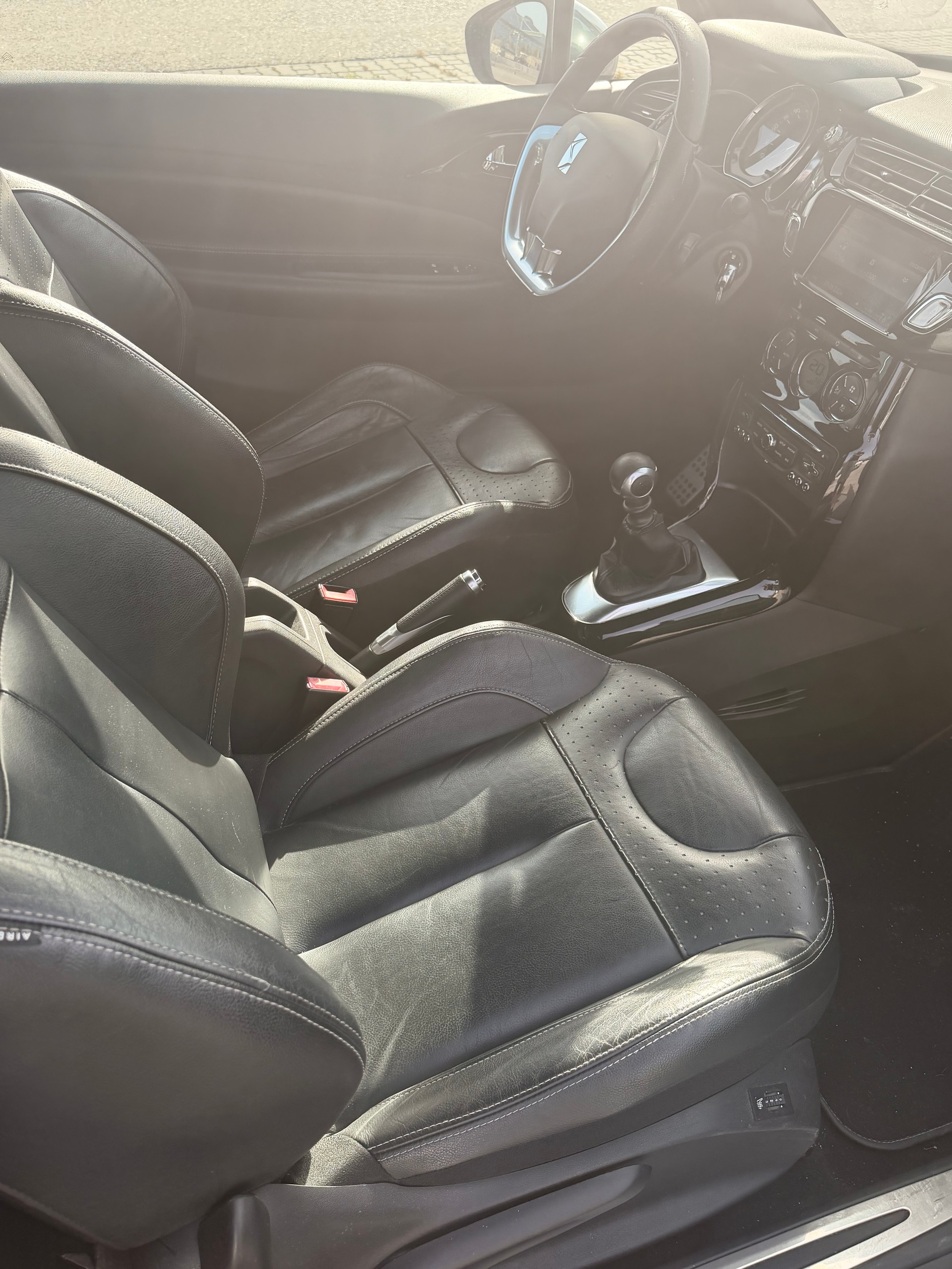 DS AUTOMOBILES DS3 1.6 THP Black & Silver-image-6