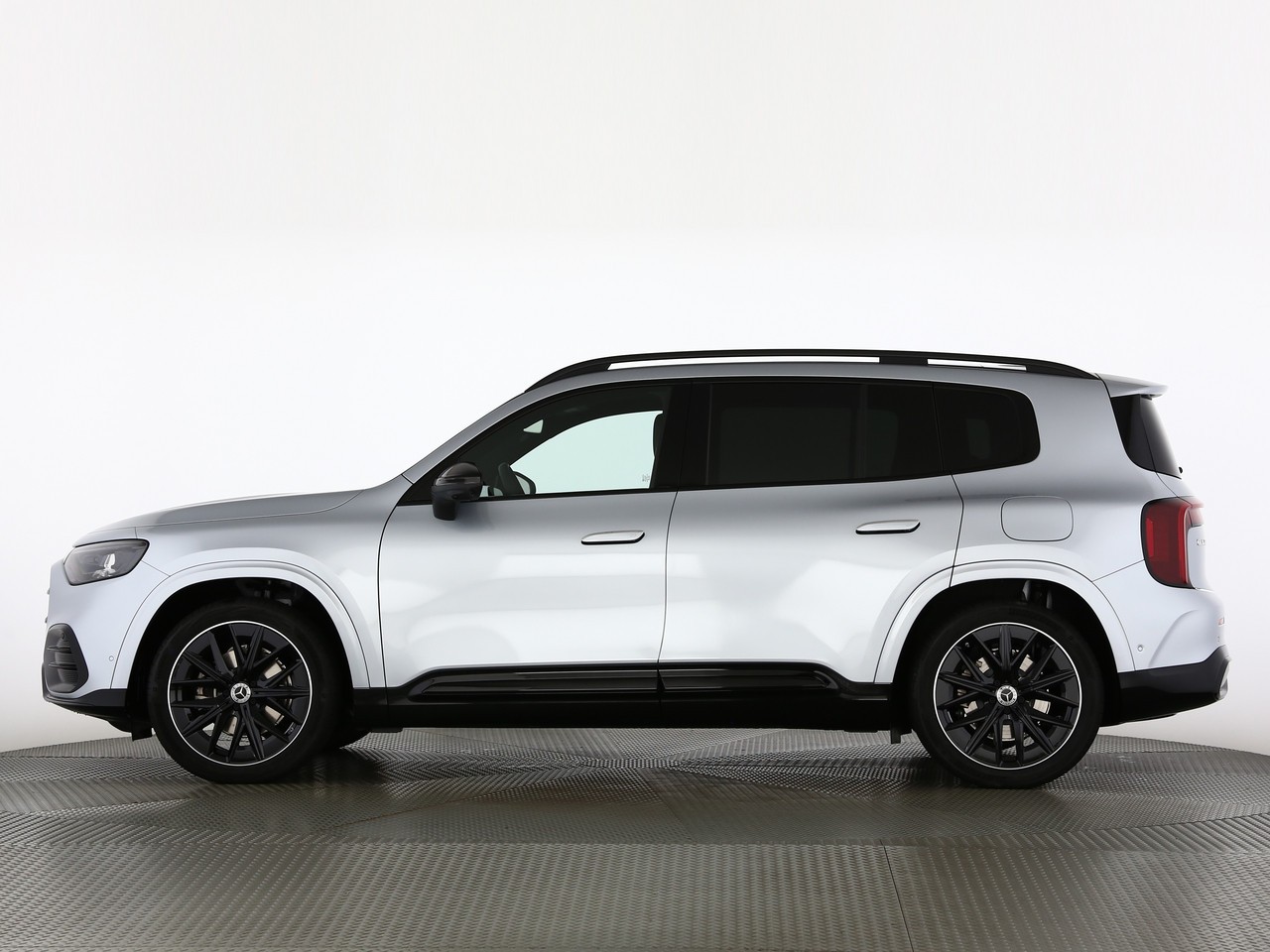 MERCEDES-BENZ GLB 220 4Matic 8G-Tronic-image-2