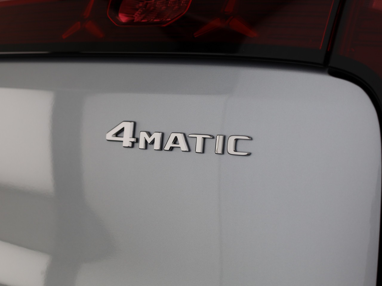 MERCEDES-BENZ GLB 220 4Matic 8G-Tronic-image-16