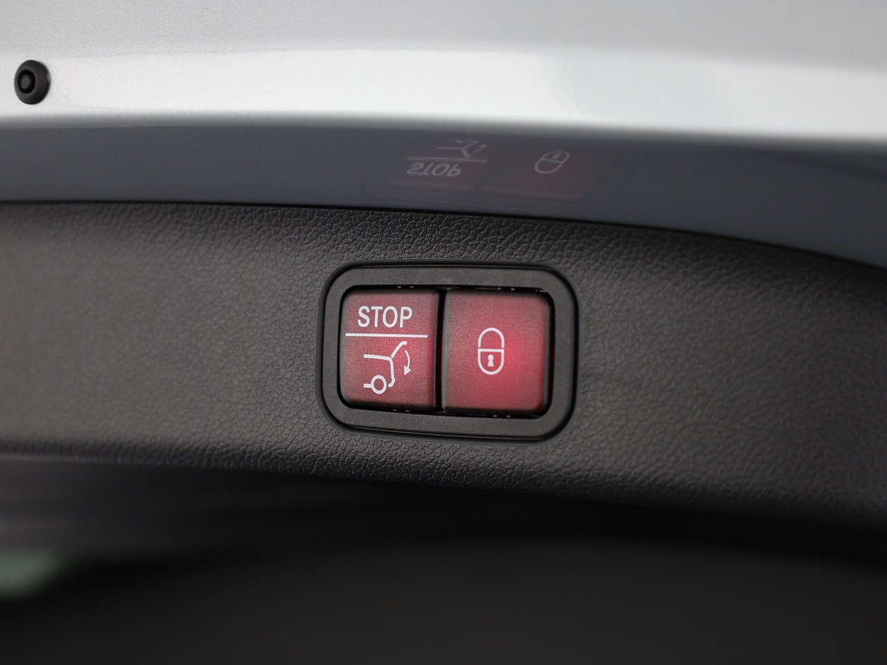MERCEDES-BENZ GLB 220 4Matic 8G-Tronic-image-23