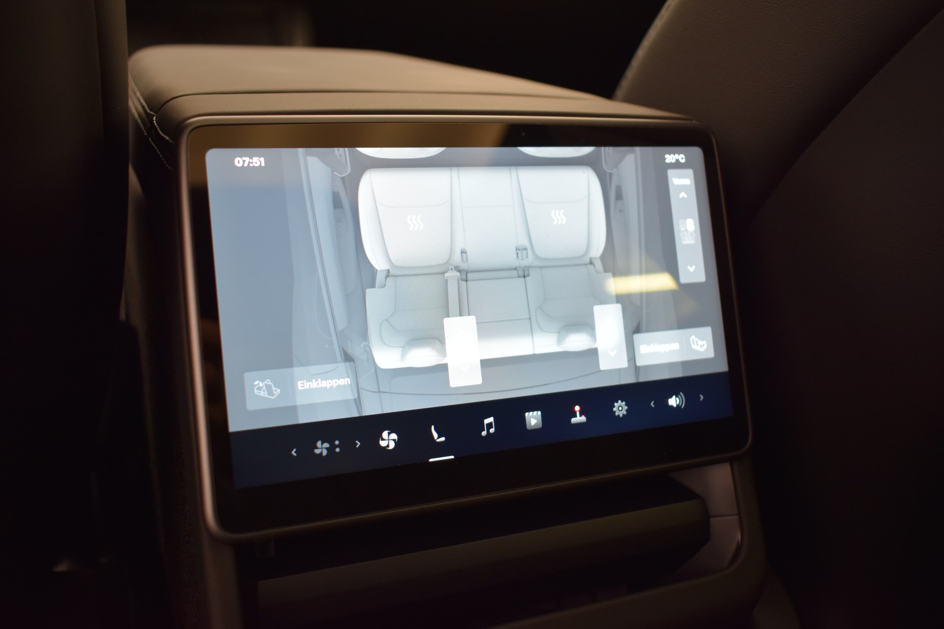 TESLA Model Y Performance AWD 626PS, Neuwagen, CH Typenschein "diamond black"-image-30